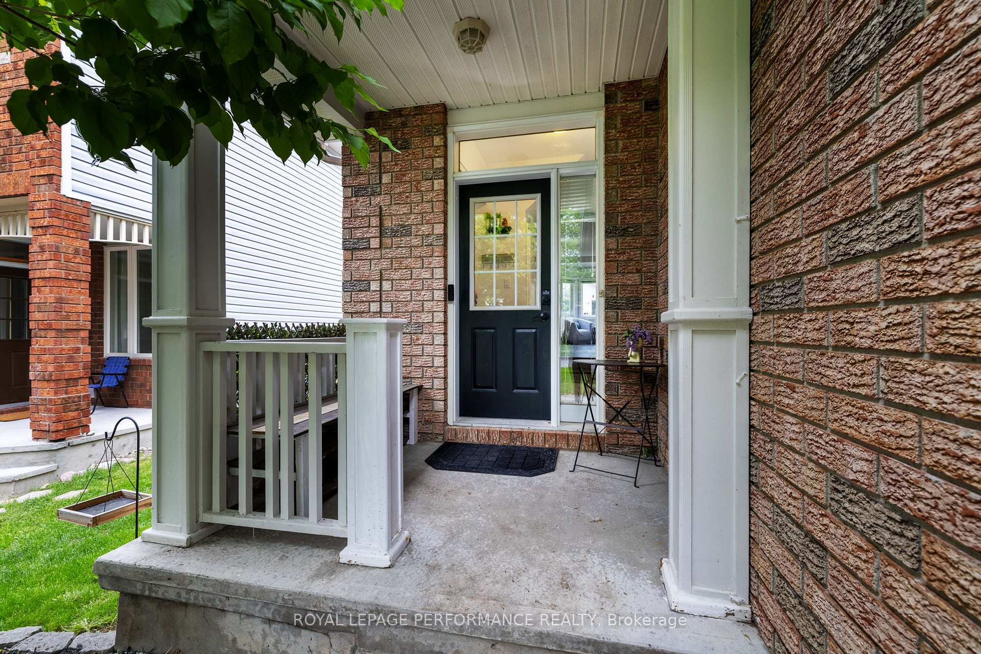 Photo 3 of 13 Milner Downs Crescent, Ottawa, Kanata - Emerald Meadows/Trailwest — HOMEH