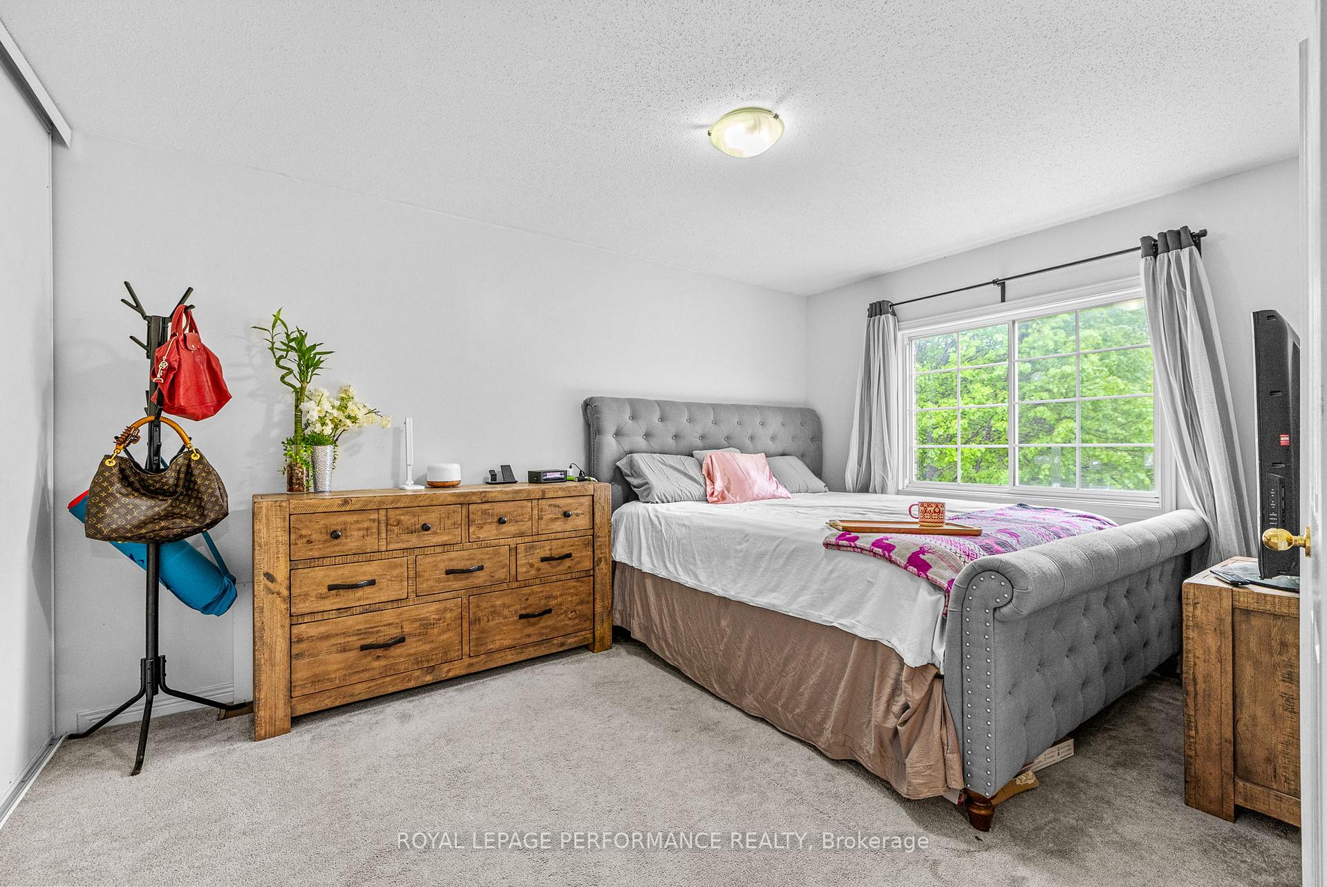 Photo 13 of 13 Milner Downs Crescent, Ottawa, Kanata - Emerald Meadows/Trailwest — HOMEH