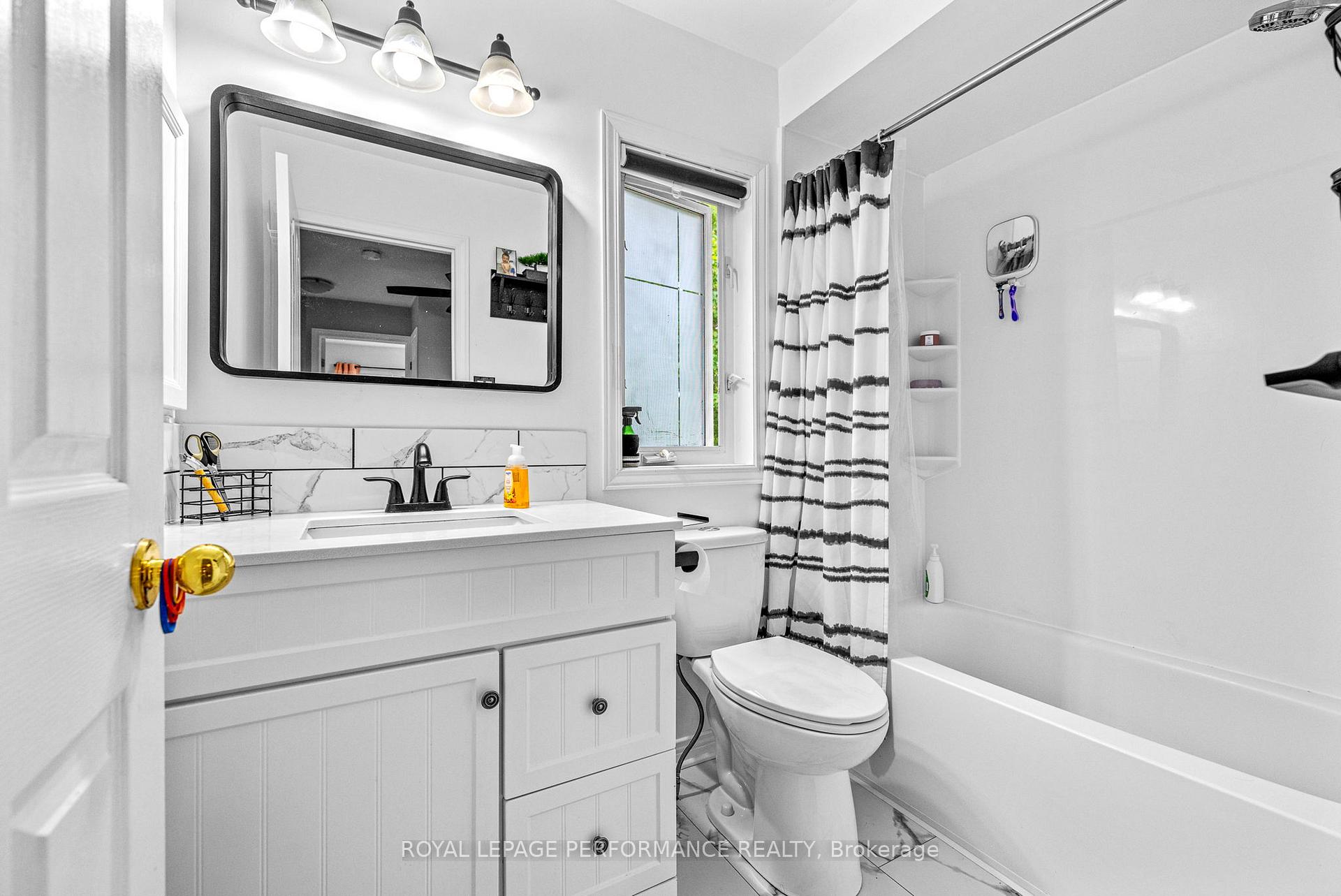 Photo 17 of 13 Milner Downs Crescent, Ottawa, Kanata - Emerald Meadows/Trailwest — HOMEH