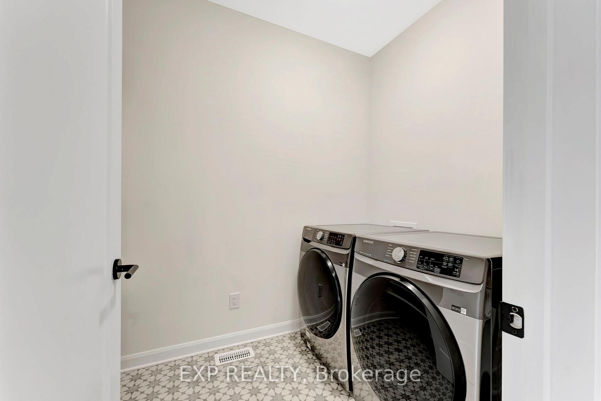 Photo 25 of 526 Anchor Circle, Ottawa, Mahogany Community — HOMEH