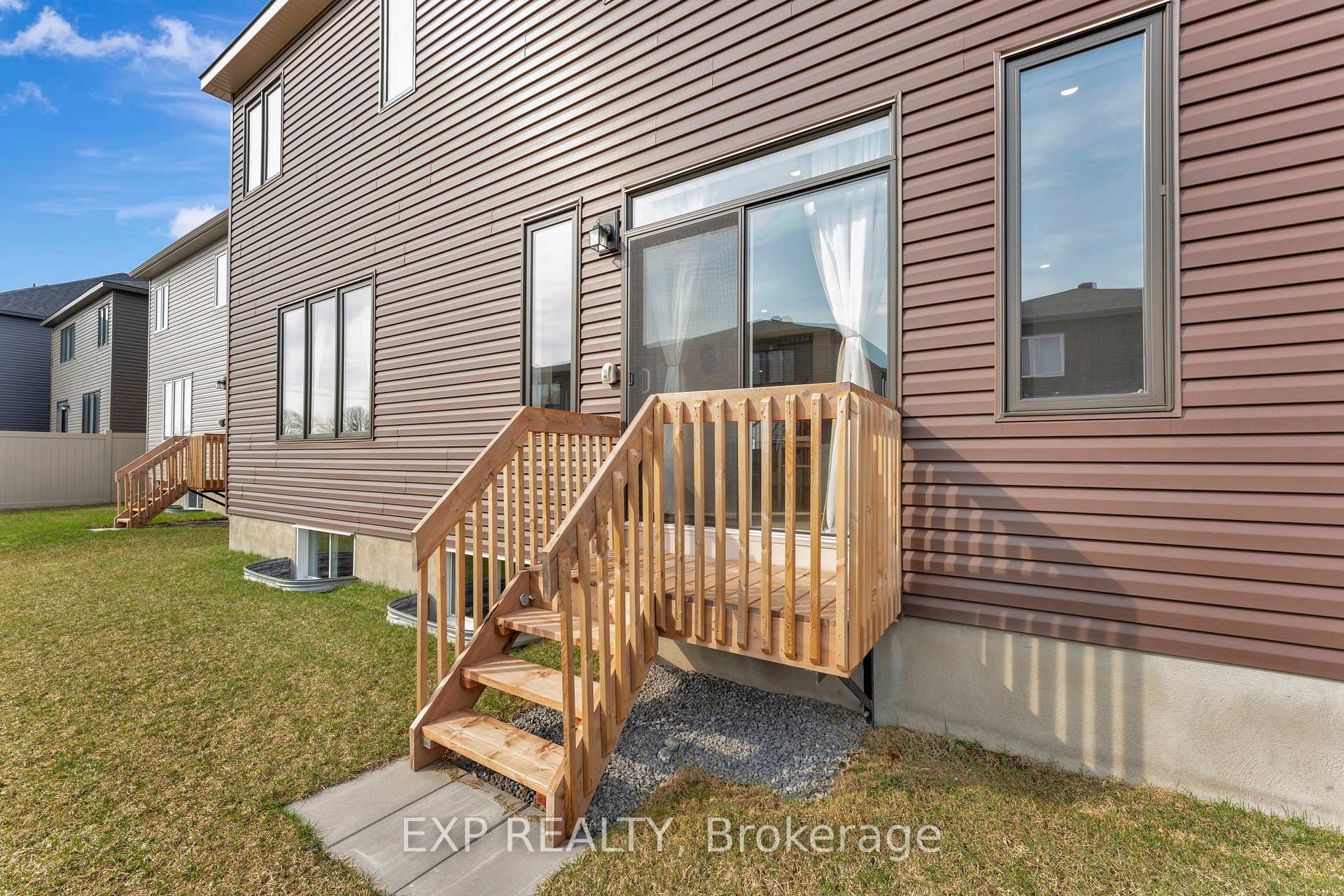 Photo 46 of 526 Anchor Circle, Ottawa, Mahogany Community — HOMEH