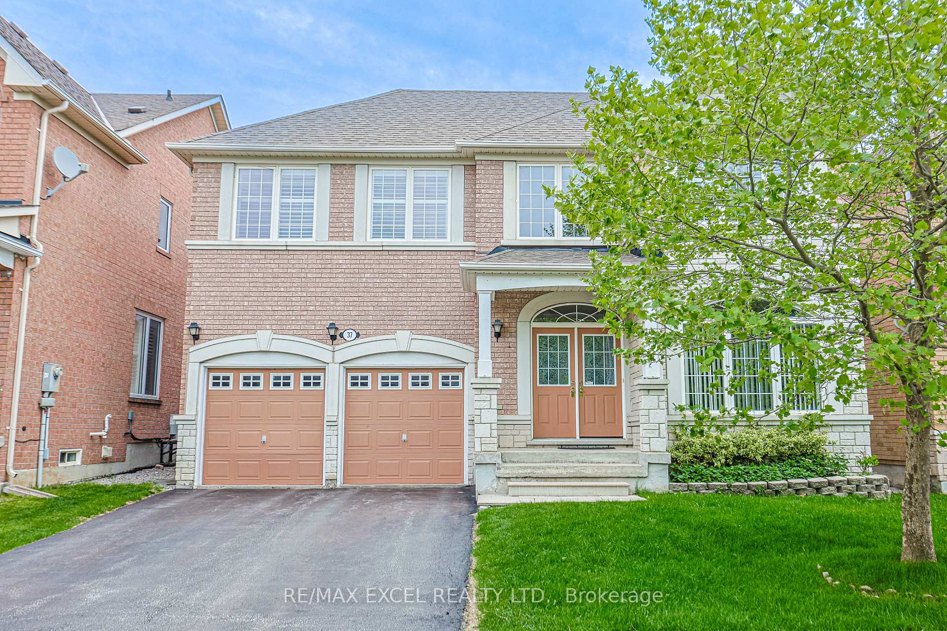 Photo 2 of 37 Baintree Street, Markham, Wismer — HOMEH