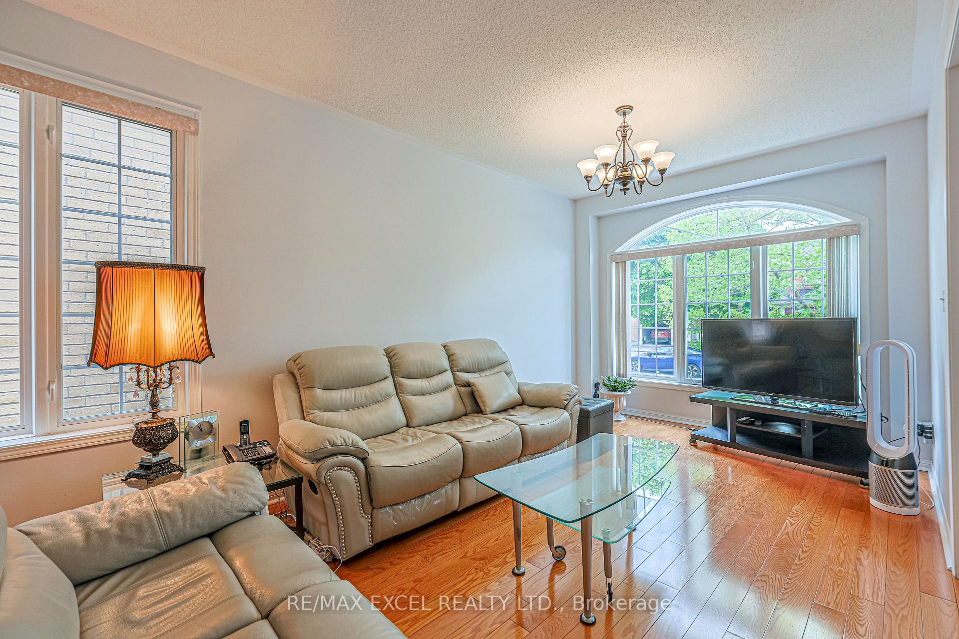 Photo 6 of 37 Baintree Street, Markham, Wismer — HOMEH