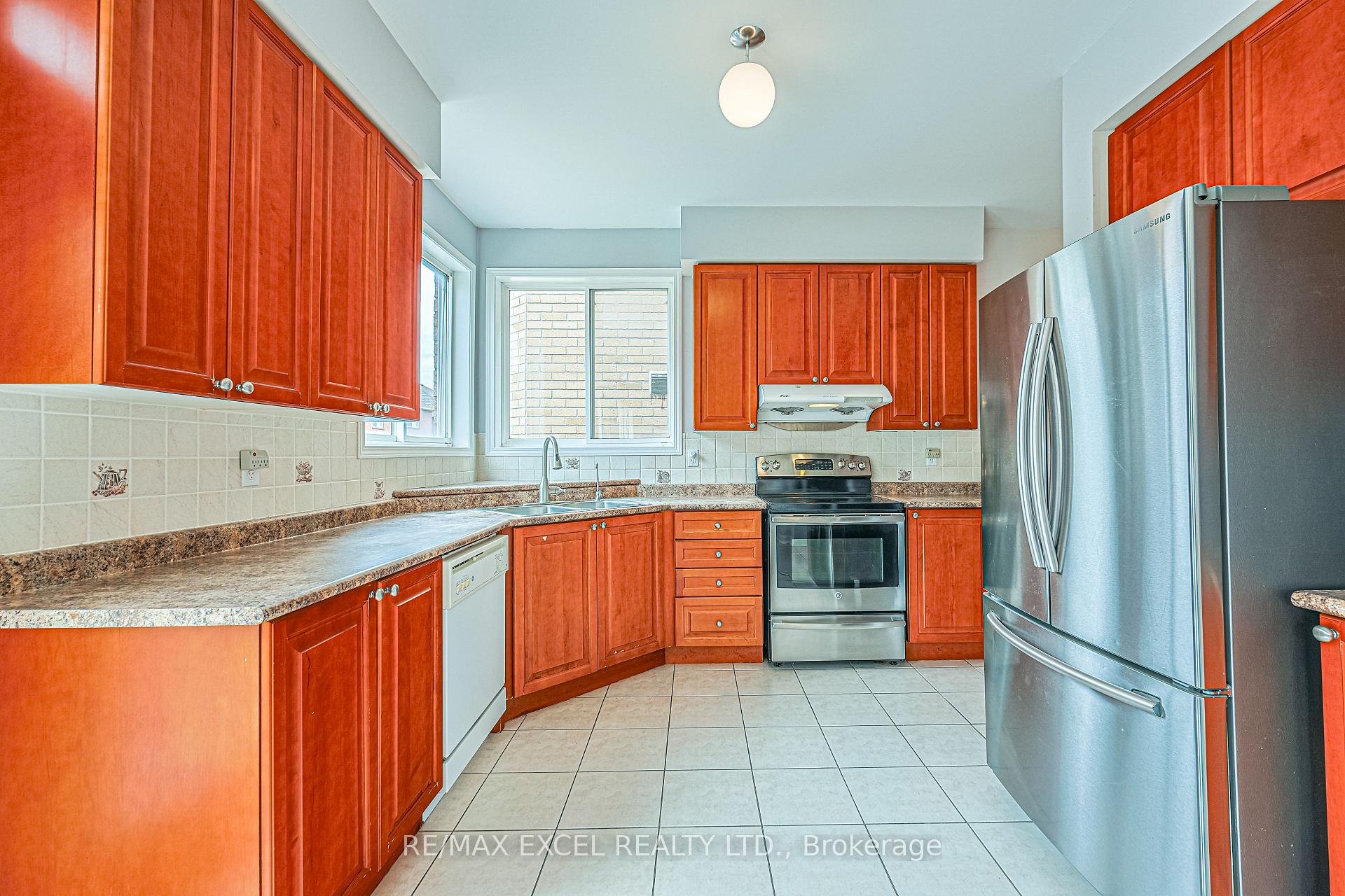 Photo 8 of 37 Baintree Street, Markham, Wismer — HOMEH
