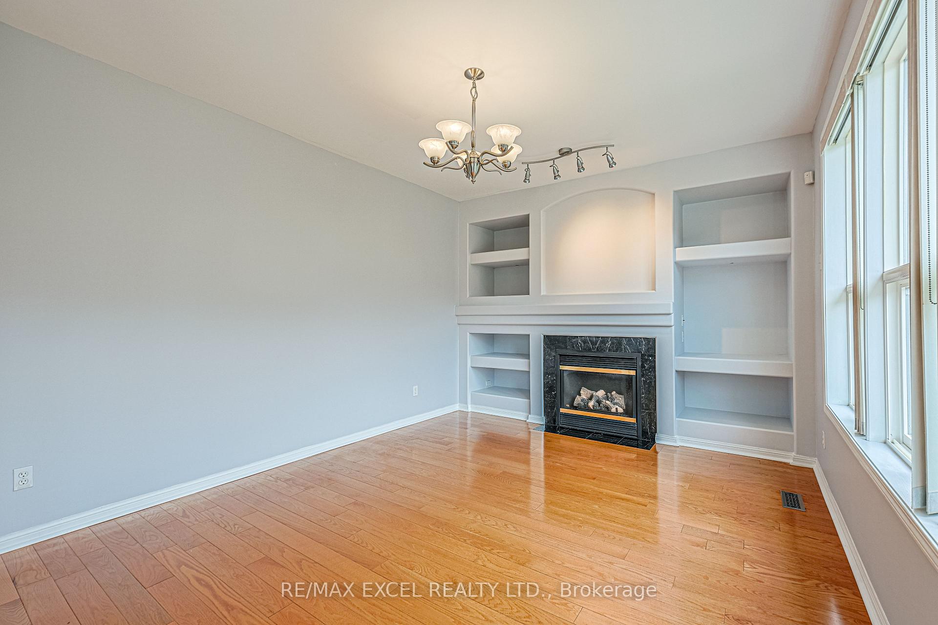 Photo 11 of 37 Baintree Street, Markham, Wismer — HOMEH