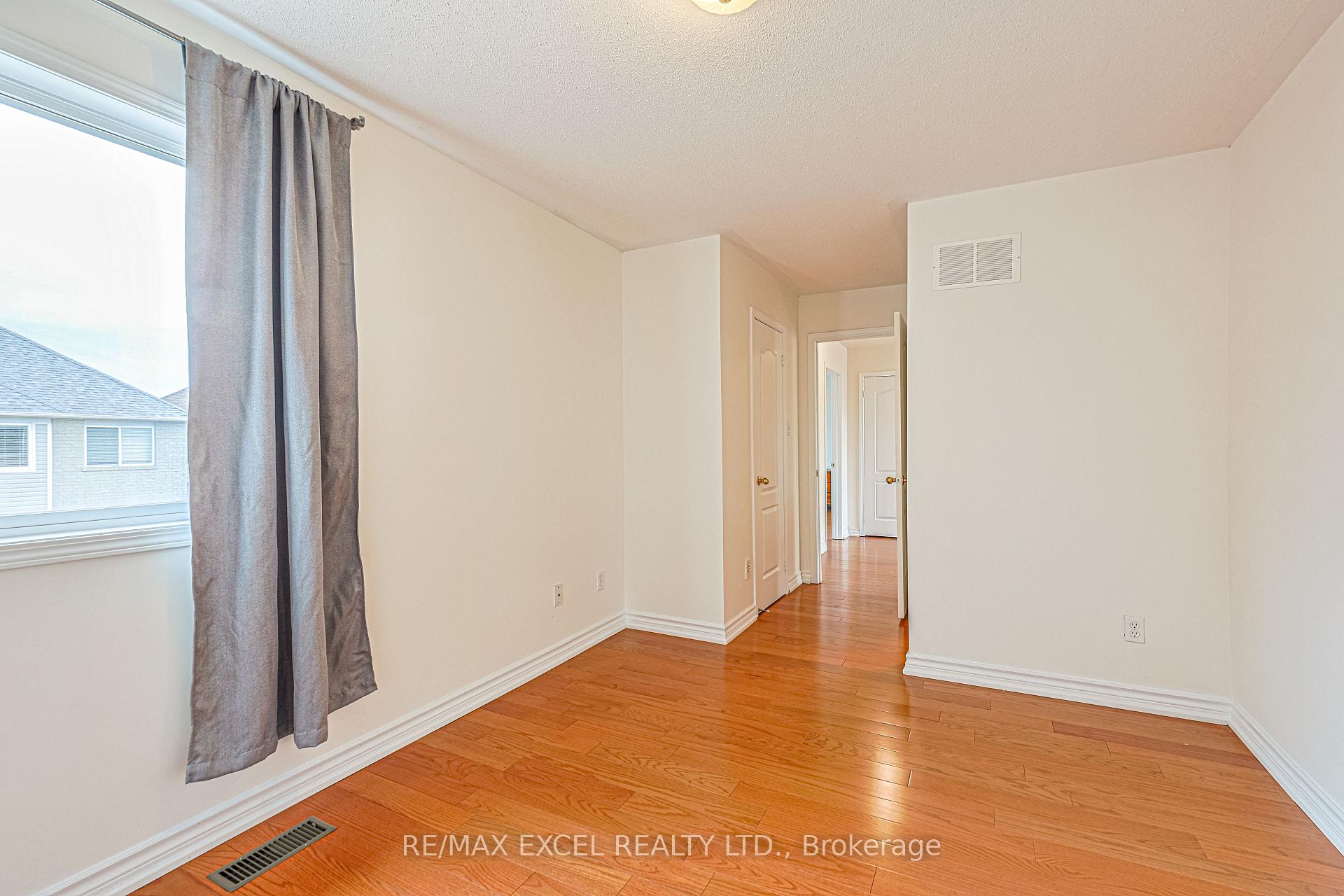 Photo 23 of 37 Baintree Street, Markham, Wismer — HOMEH