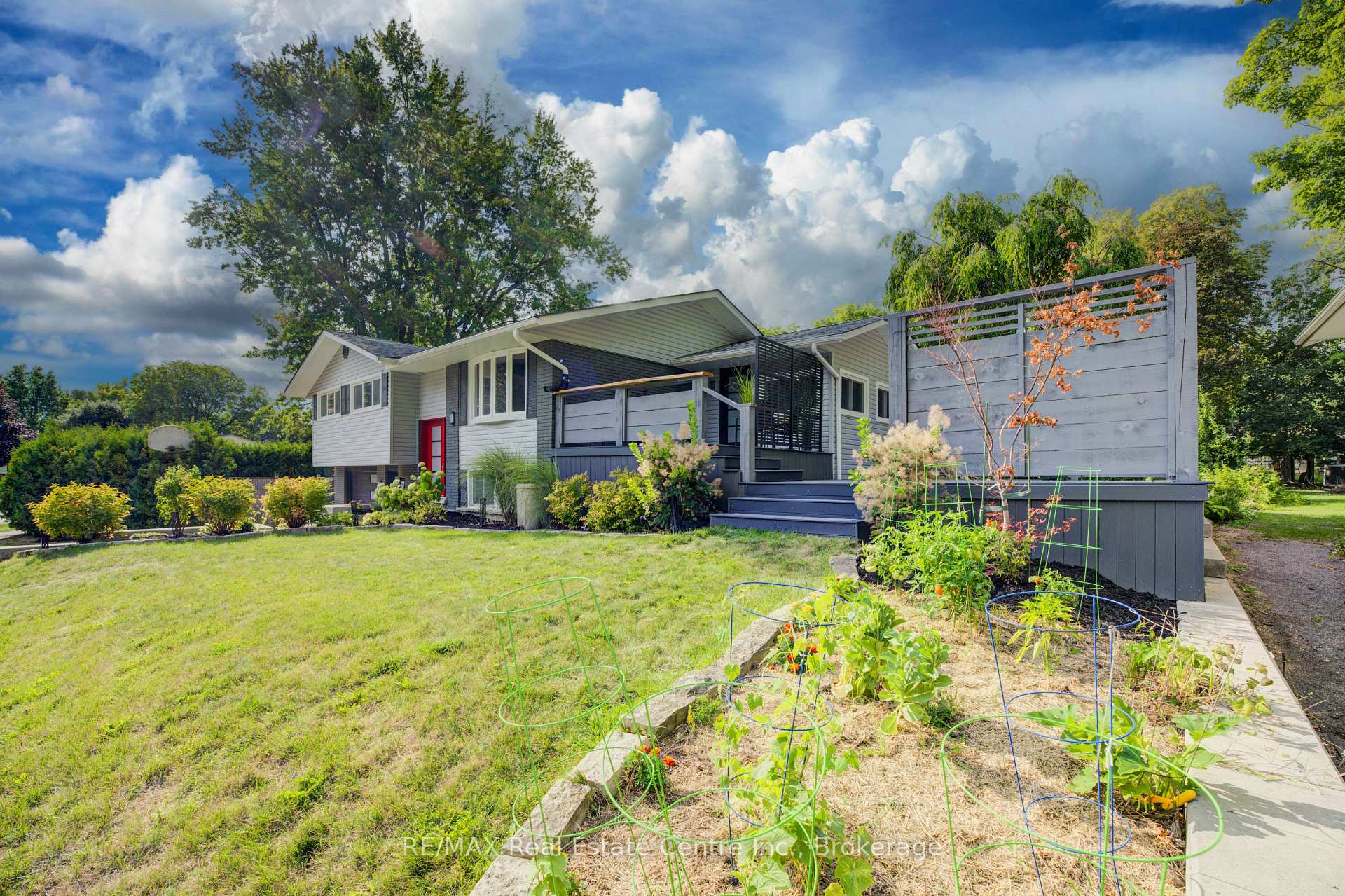 Photo 2 of 120 Rennie Drive, Kitchener — HOMEH