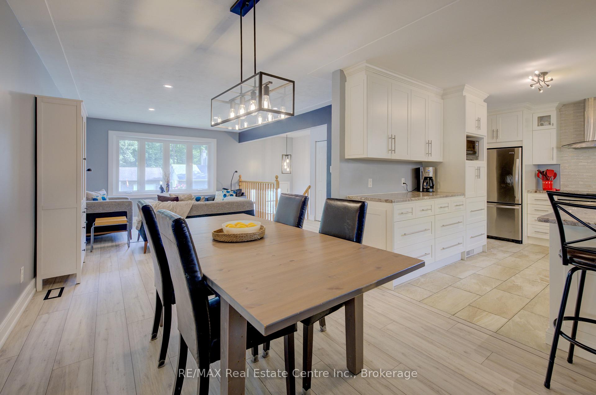 Photo 5 of 120 Rennie Drive, Kitchener — HOMEH