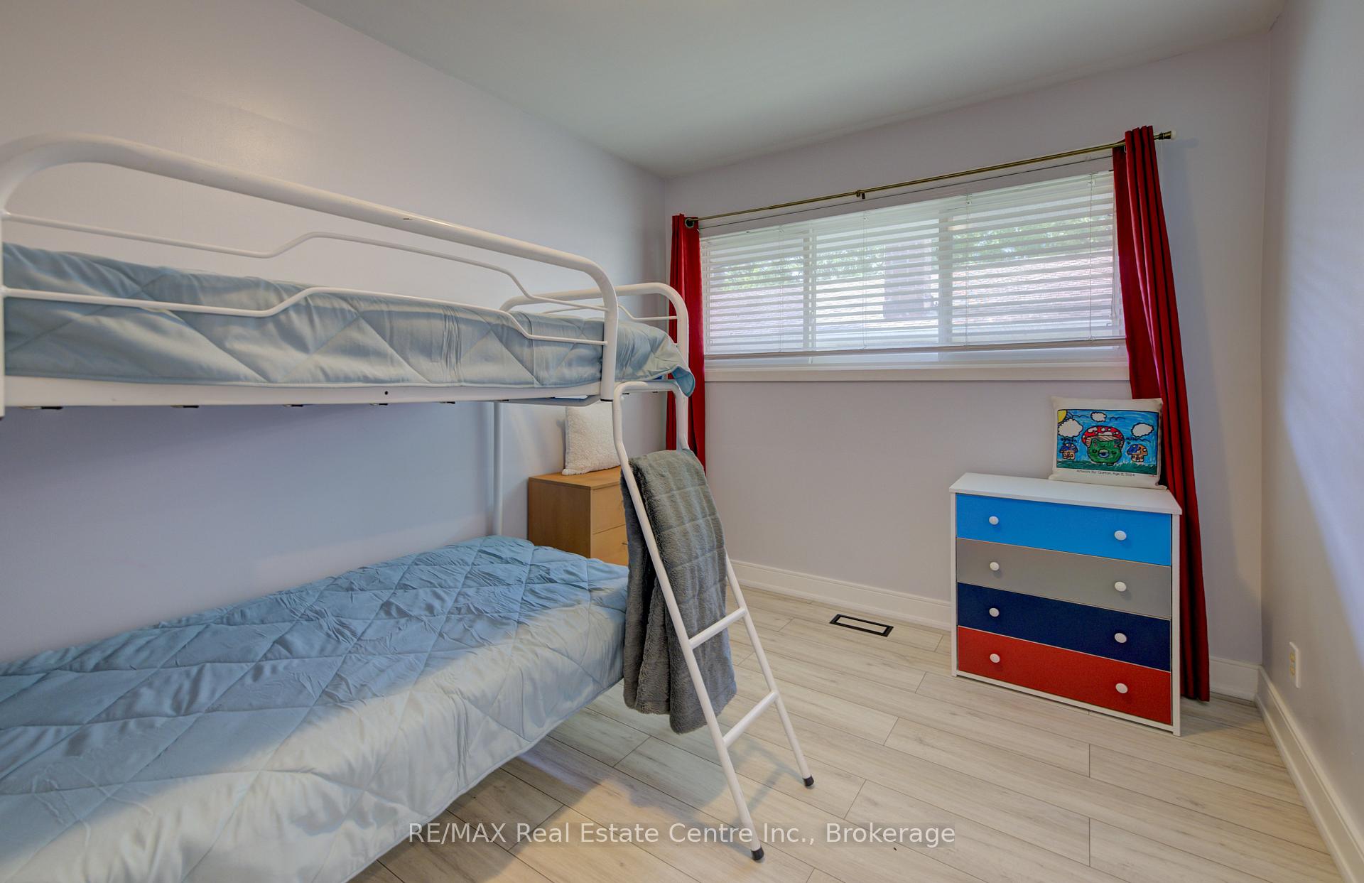 Photo 19 of 120 Rennie Drive, Kitchener — HOMEH