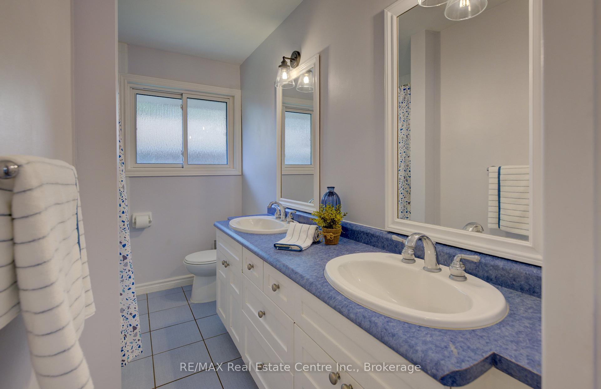Photo 20 of 120 Rennie Drive, Kitchener — HOMEH