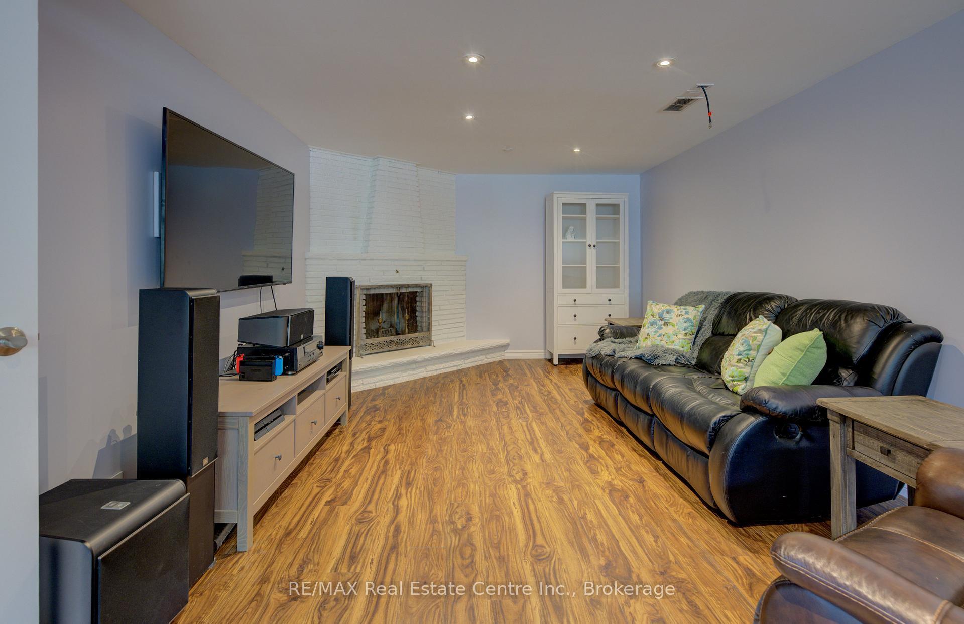 Photo 21 of 120 Rennie Drive, Kitchener — HOMEH