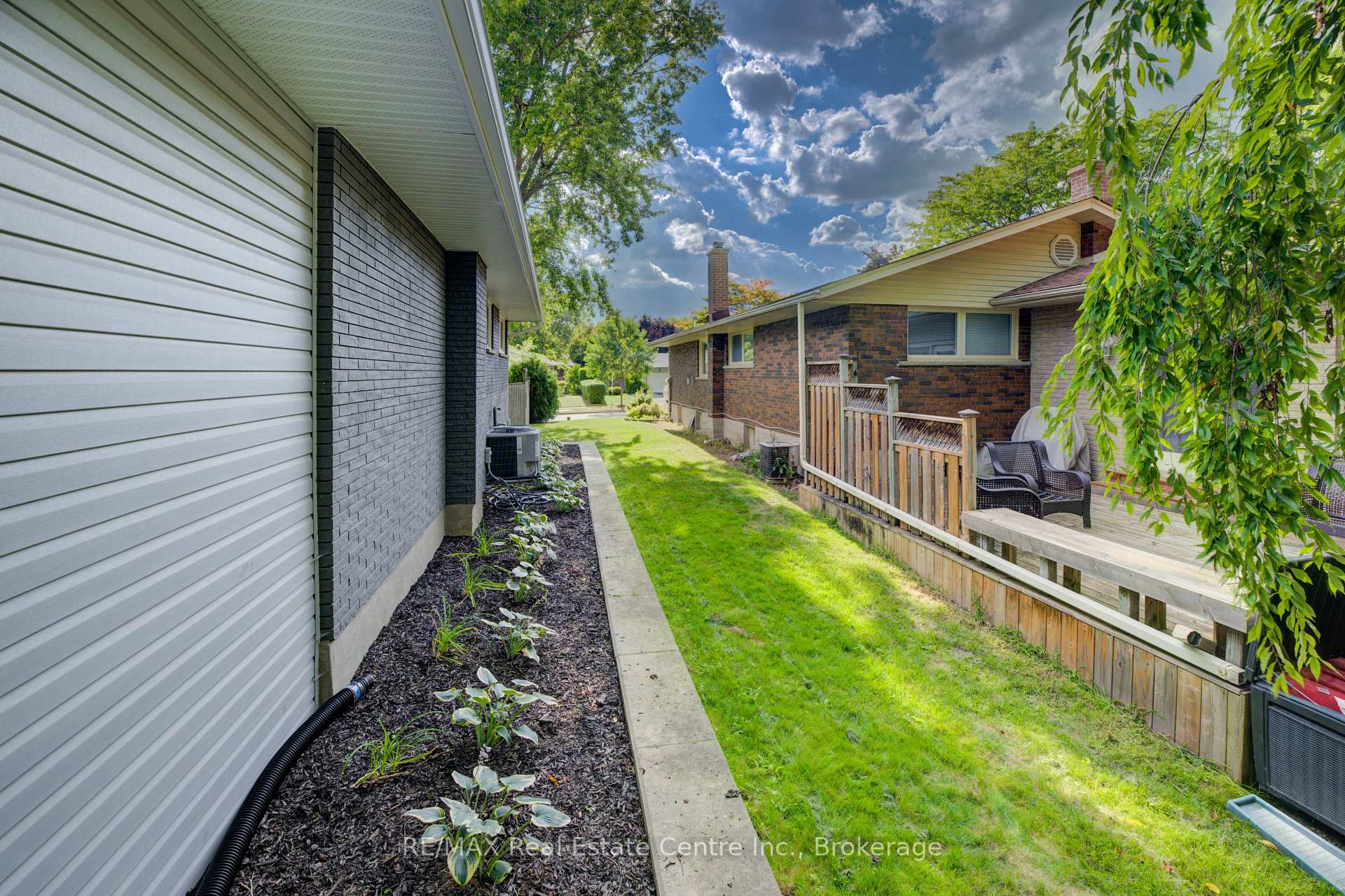 Photo 26 of 120 Rennie Drive, Kitchener — HOMEH