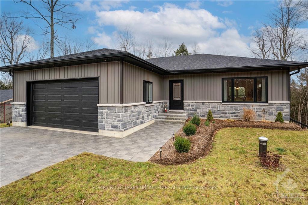 Photo 2 of 195 Maple Street, Lanark Highlands, Lanark Highlands (Dalhousie) Twp — HOMEH