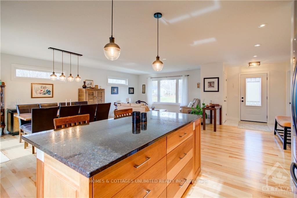 Photo 12 of 195 Maple Street, Lanark Highlands, Lanark Highlands (Dalhousie) Twp — HOMEH