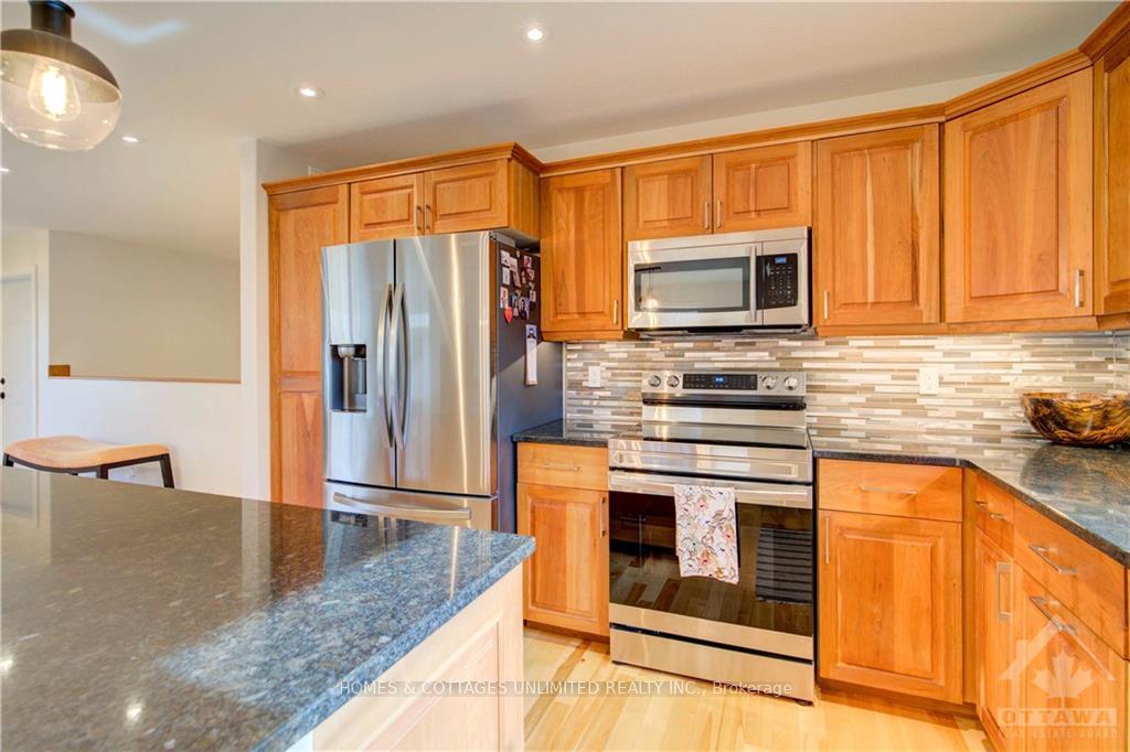 Photo 14 of 195 Maple Street, Lanark Highlands, Lanark Highlands (Dalhousie) Twp — HOMEH