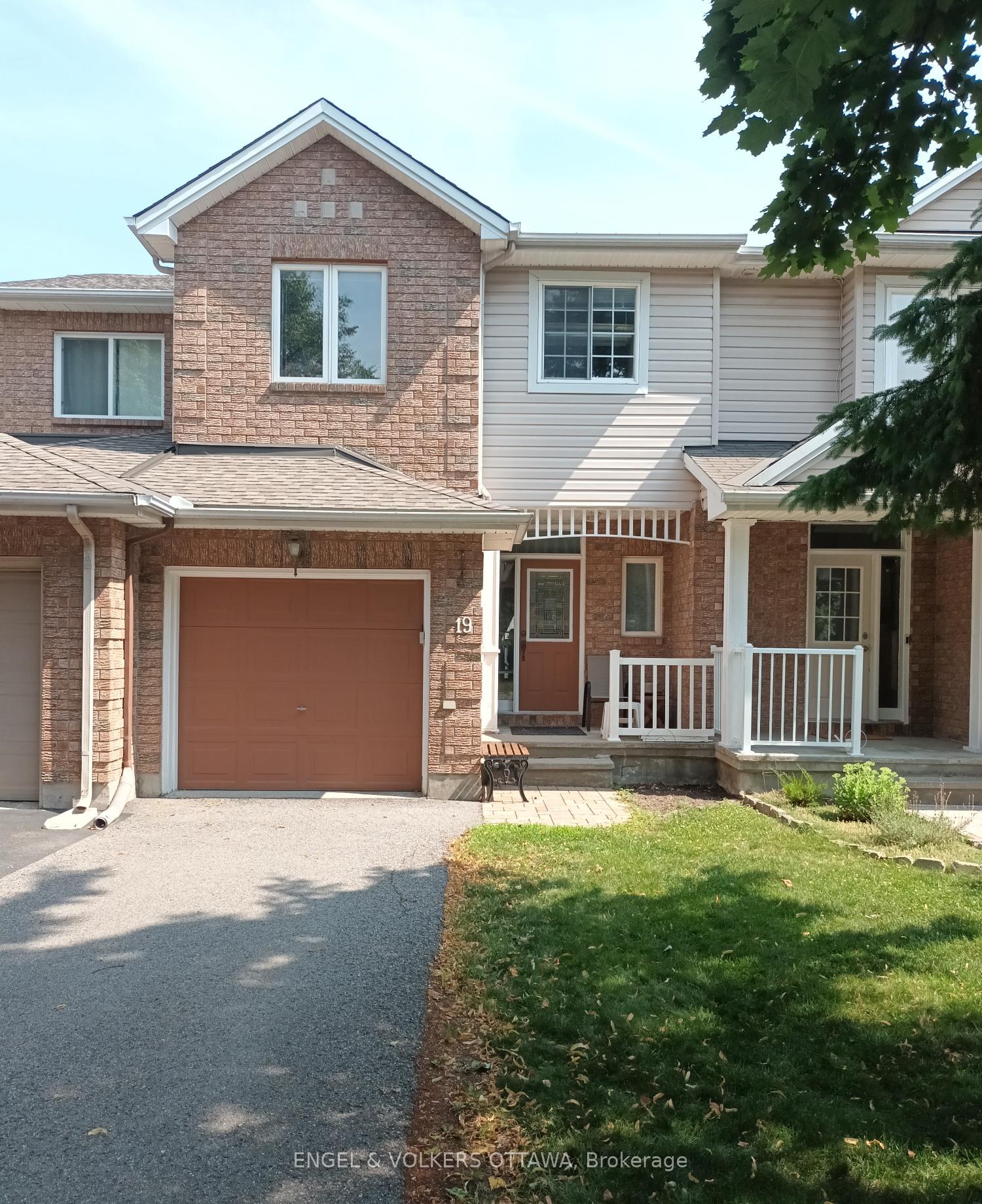 Photo 1 of 19 Milner Downs Crescent, Ottawa, Kanata - Emerald Meadows/Trailwest — HOMEH