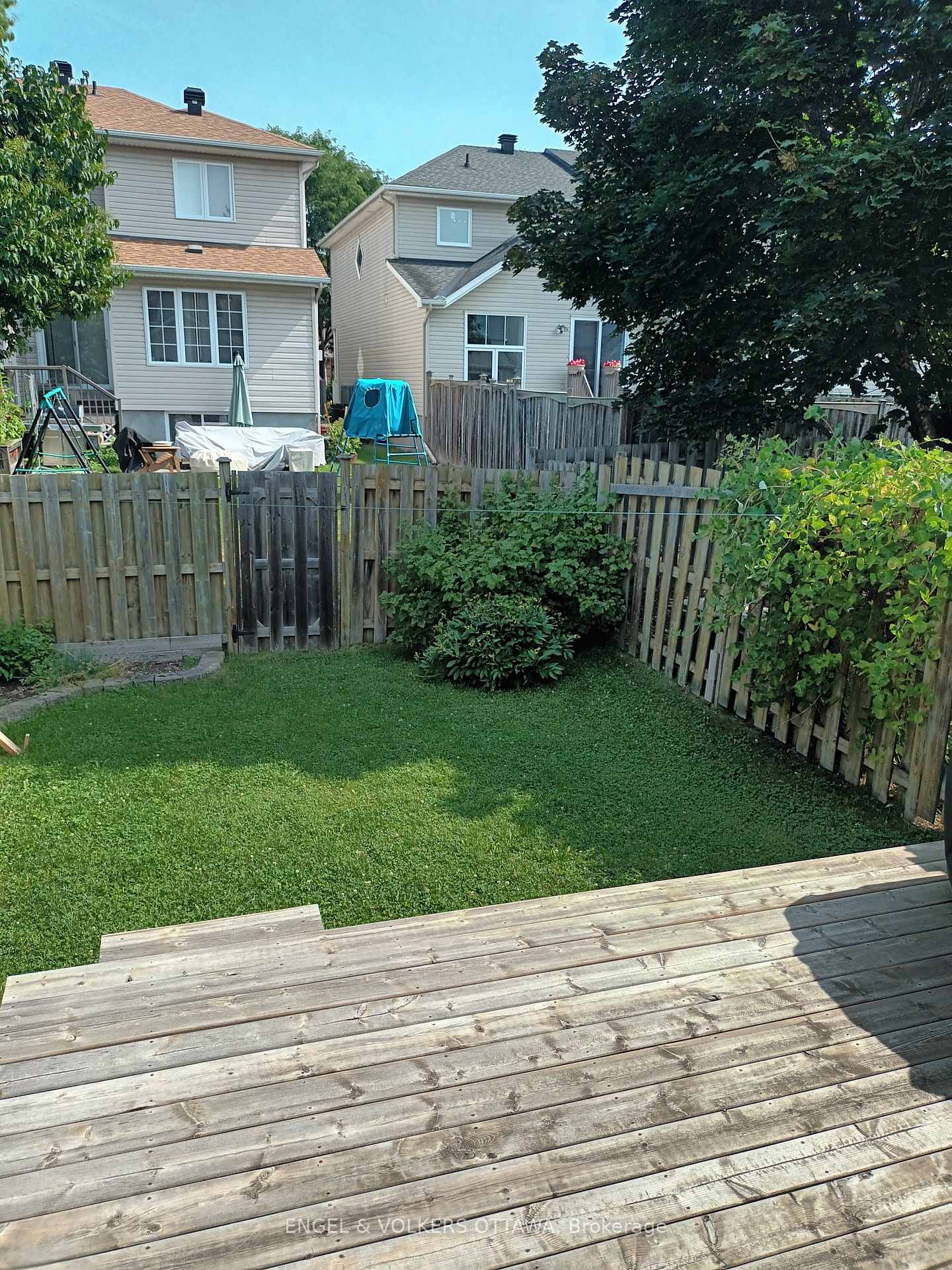 Photo 15 of 19 Milner Downs Crescent, Ottawa, Kanata - Emerald Meadows/Trailwest — HOMEH