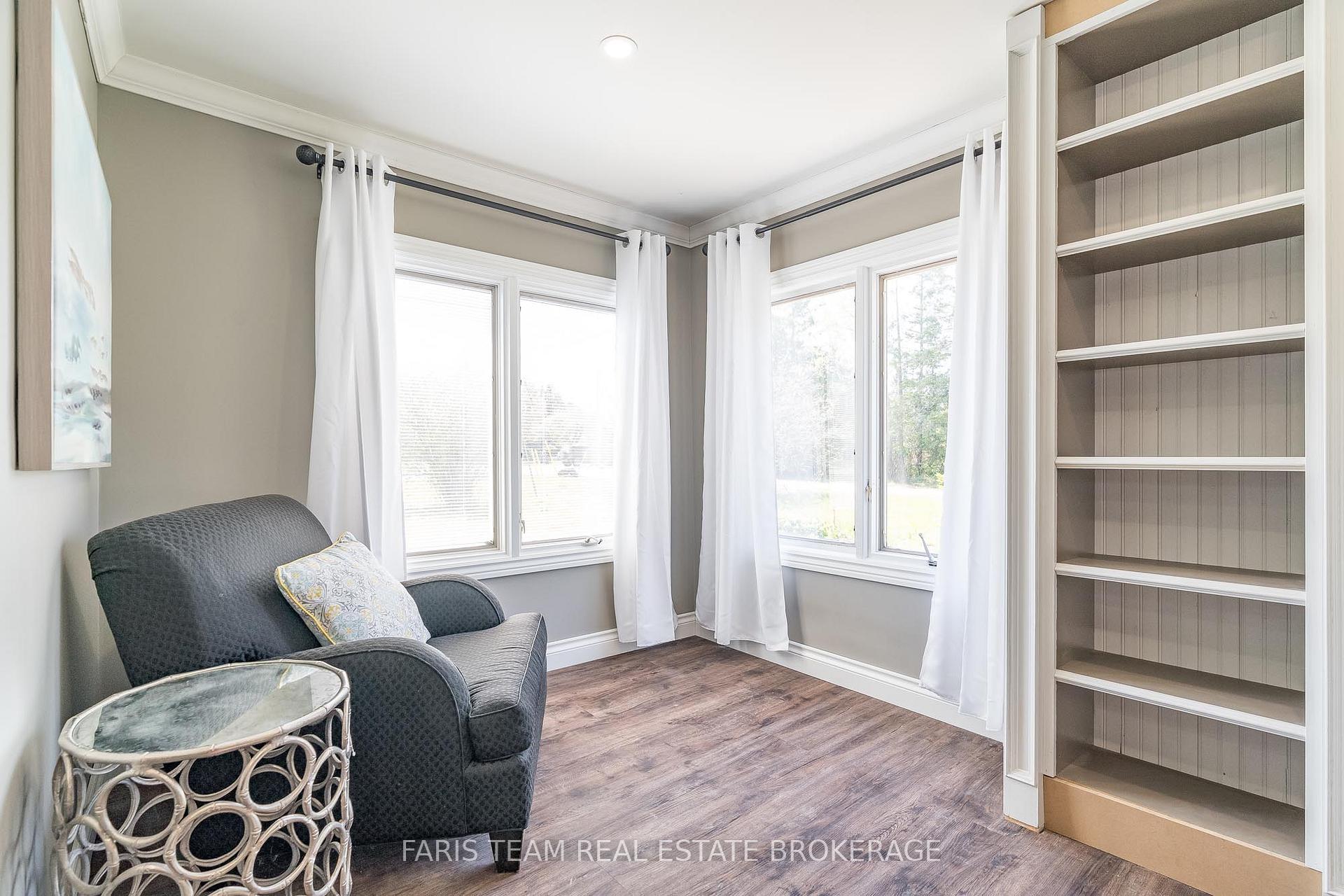 Photo 8 of 1042 Cameron Street, Innisfil, Rural Innisfil — HOMEH