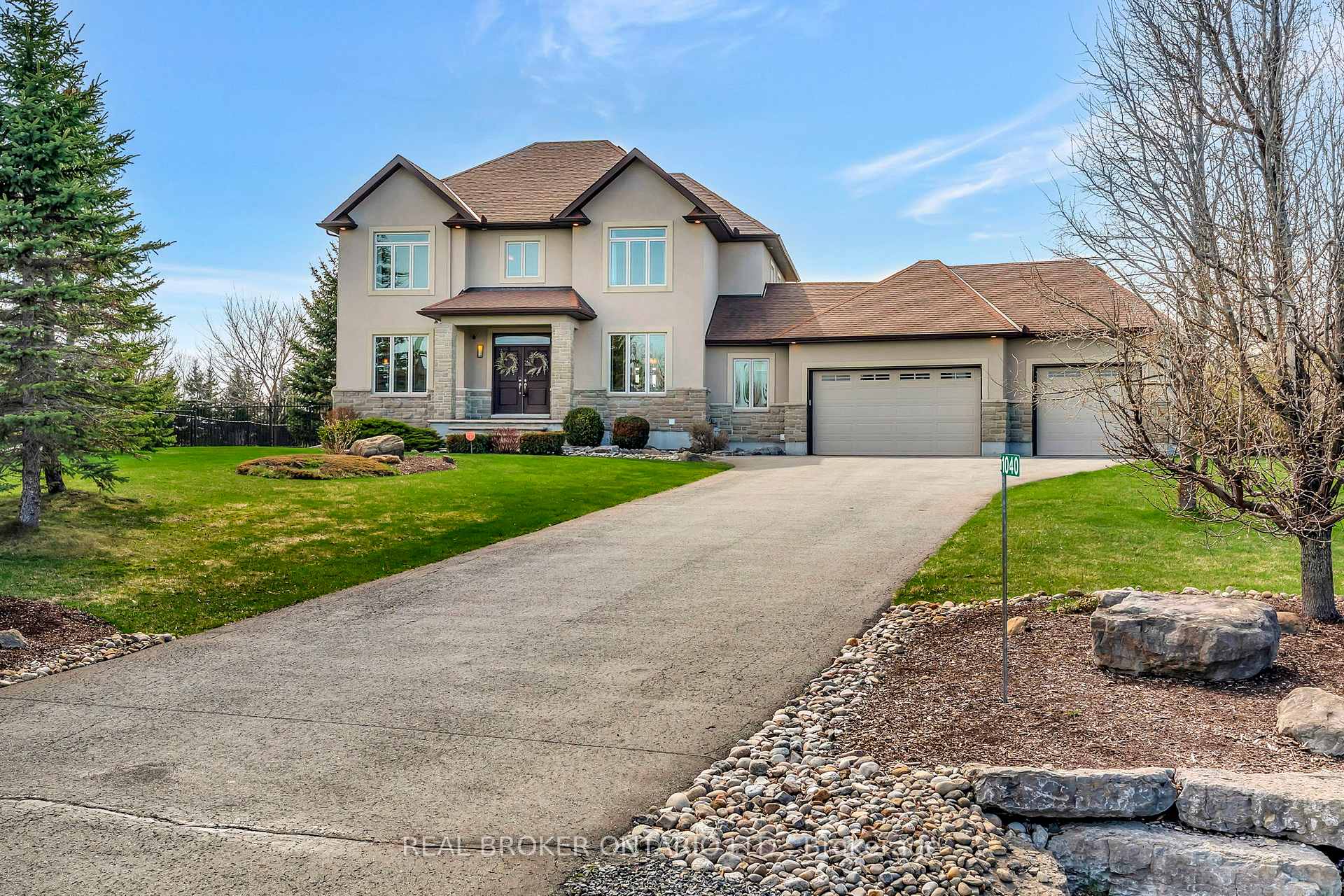Photo 2 of 1040 Black Canary Drive, Ottawa, Manotick East to Manotick Station — HOMEH