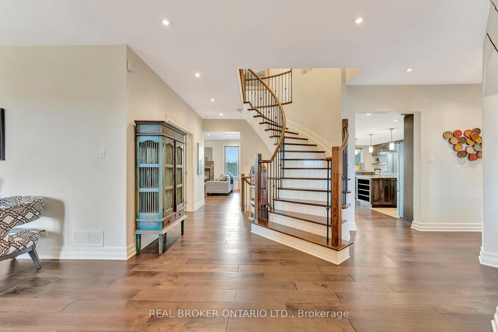 Photo 4 of 1040 Black Canary Drive, Ottawa, Manotick East to Manotick Station — HOMEH