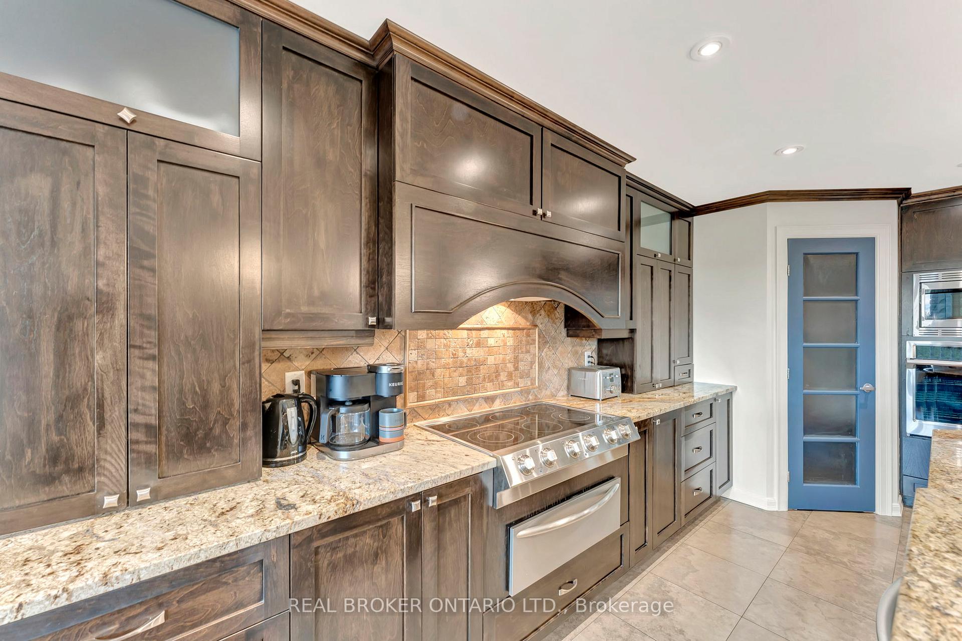 Photo 16 of 1040 Black Canary Drive, Ottawa, Manotick East to Manotick Station — HOMEH