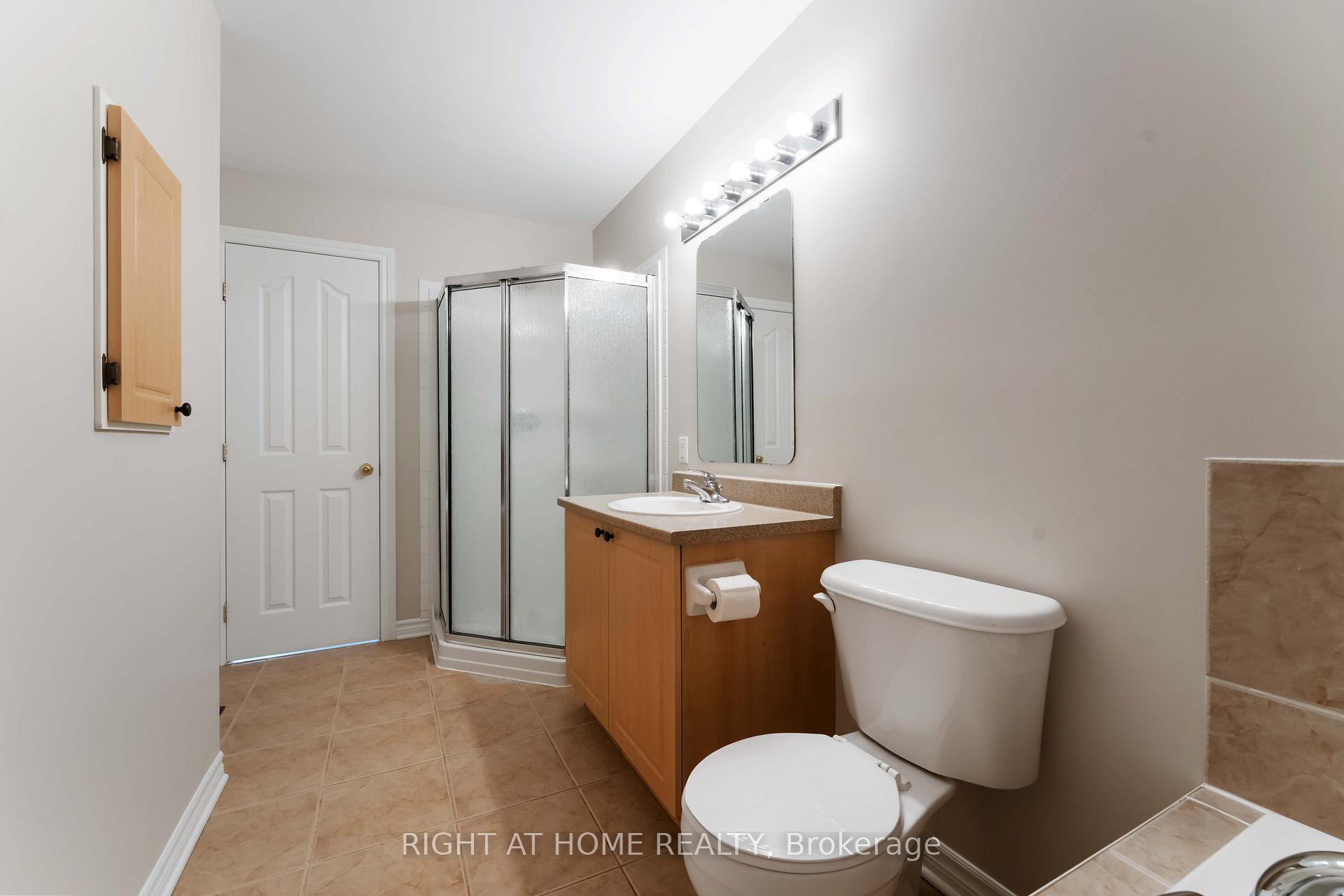 Photo 17 of 218 Tandalee Crescent, Ottawa, Kanata - Emerald Meadows/Trailwest — HOMEH
