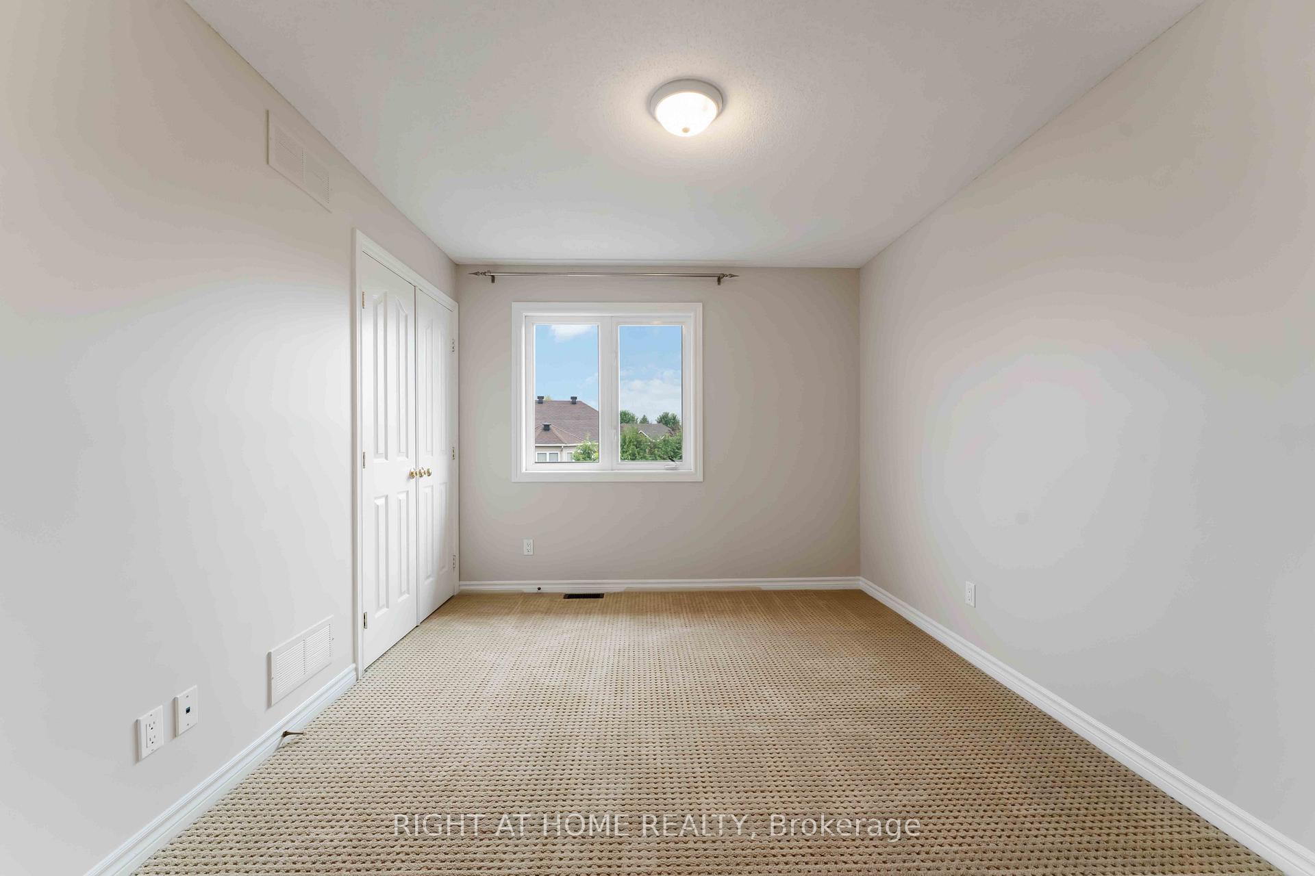 Photo 22 of 218 Tandalee Crescent, Ottawa, Kanata - Emerald Meadows/Trailwest — HOMEH