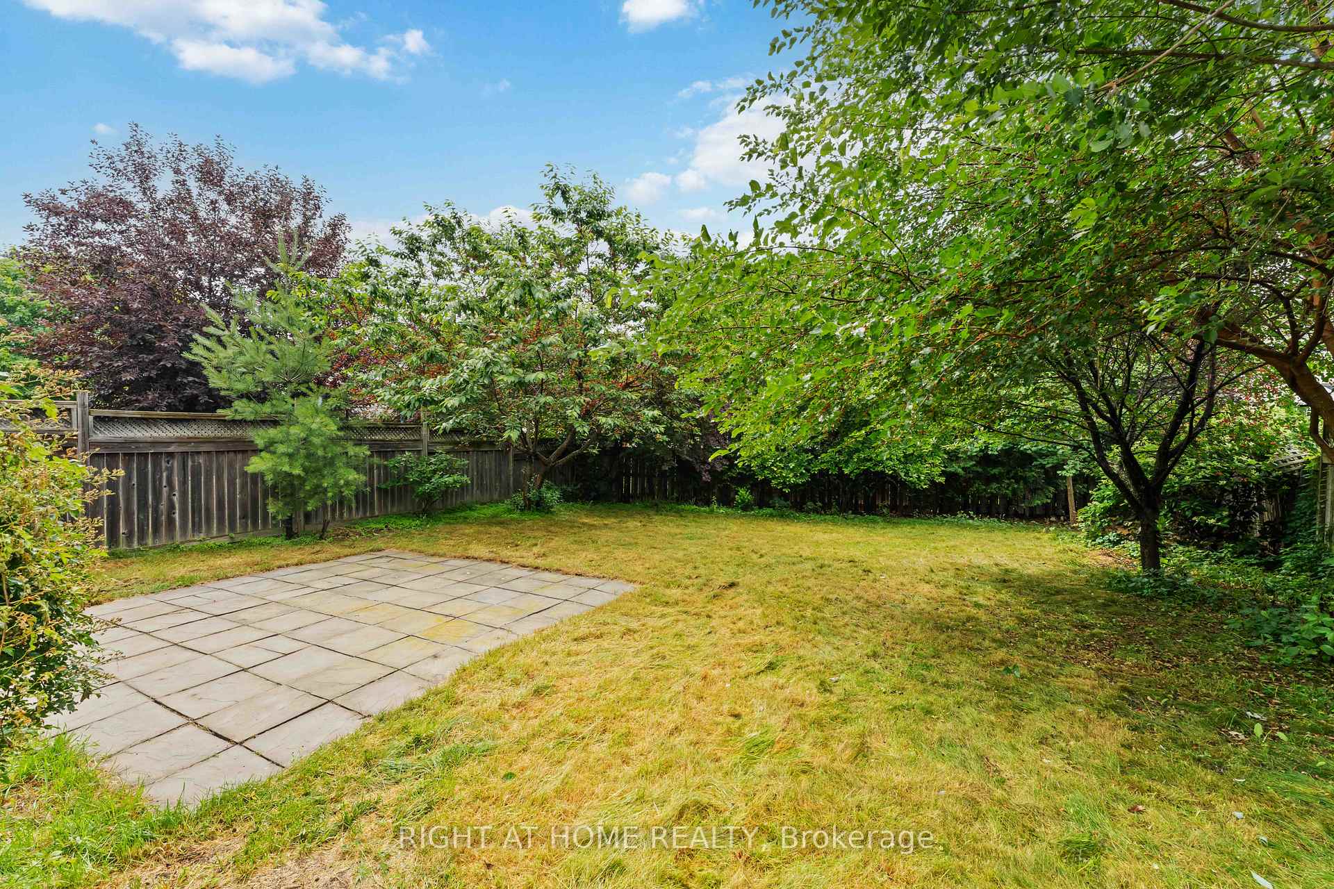 Photo 28 of 218 Tandalee Crescent, Ottawa, Kanata - Emerald Meadows/Trailwest — HOMEH