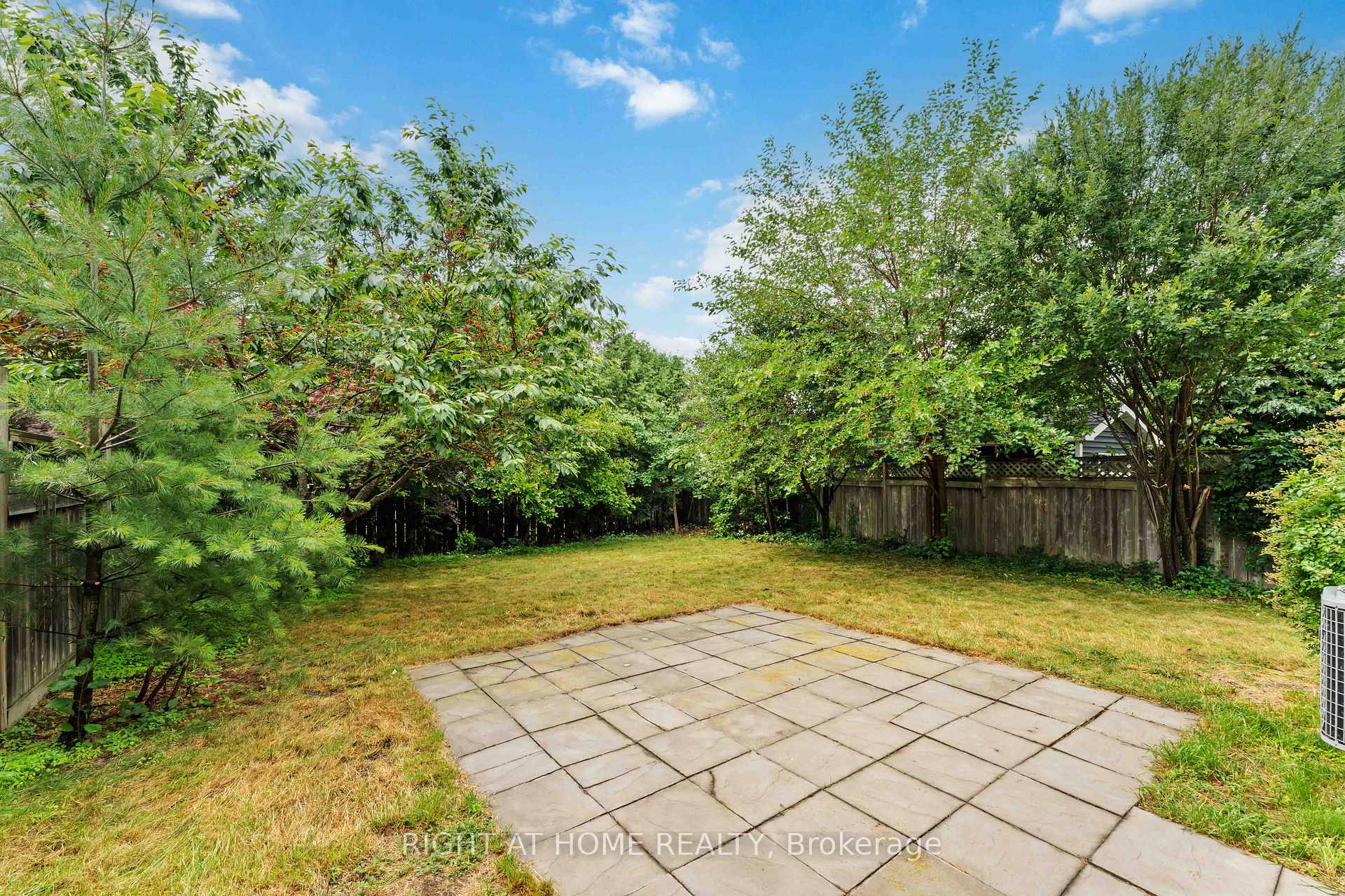 Photo 29 of 218 Tandalee Crescent, Ottawa, Kanata - Emerald Meadows/Trailwest — HOMEH