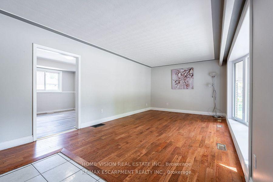 Photo 8 of 3 Tanager Avenue E, Hamilton, Bruleville — HOMEH