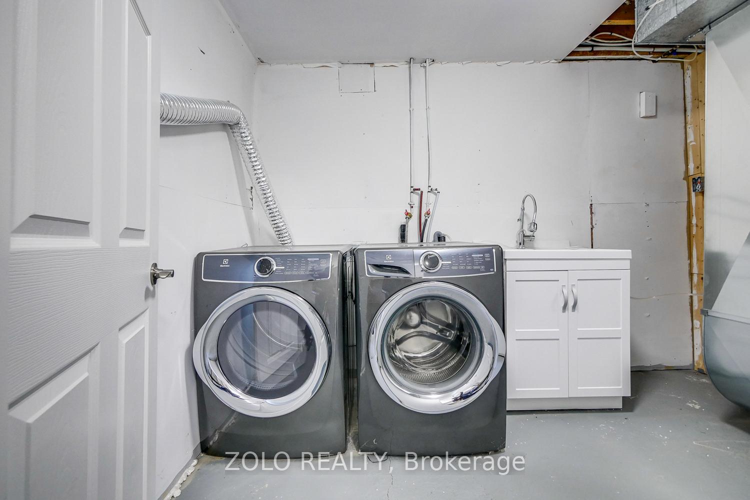 Photo 6 of Unit Lower, 62 Julia Street, Markham, Thornhill — HOMEH
