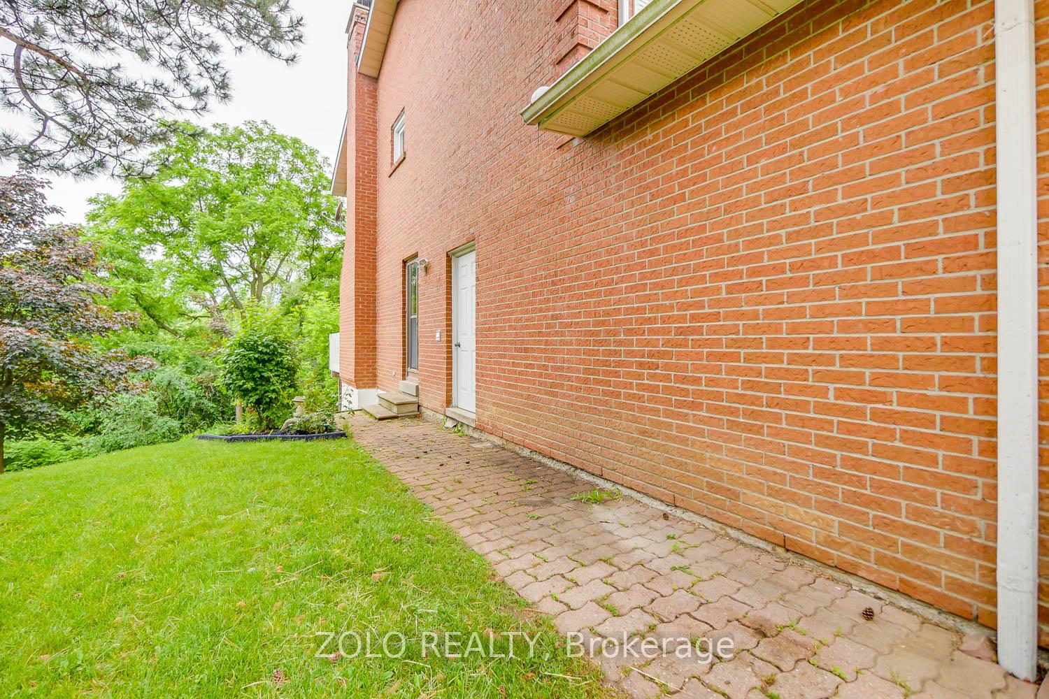 Photo 18 of Unit Lower, 62 Julia Street, Markham, Thornhill — HOMEH