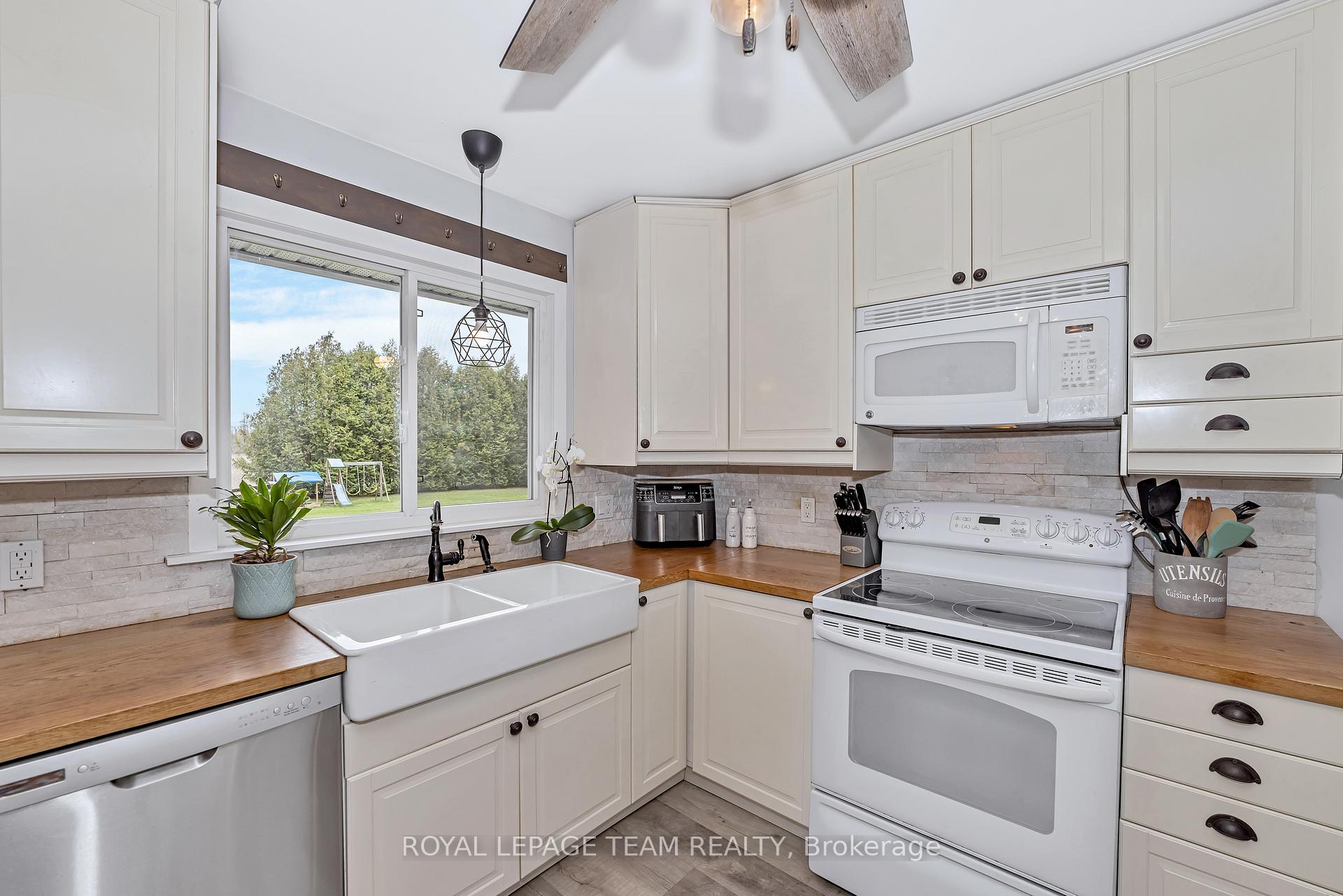 Photo 16 of 2960 Roger Stevens Drive, Ottawa, Rideau Twp S of Reg Rd 6 W of Mccordick Rd. — HOMEH