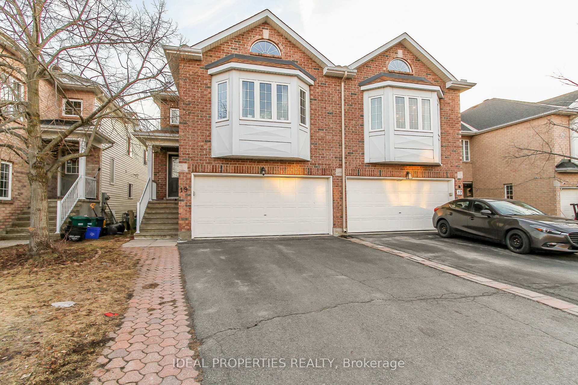 Photo 1 of Unit B, 19 Castle Glen Crescent, Ottawa, Kanata - Glencairn/Hazeldean — HOMEH