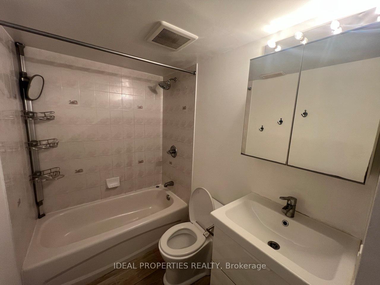 Photo 10 of Unit B, 19 Castle Glen Crescent, Ottawa, Kanata - Glencairn/Hazeldean — HOMEH