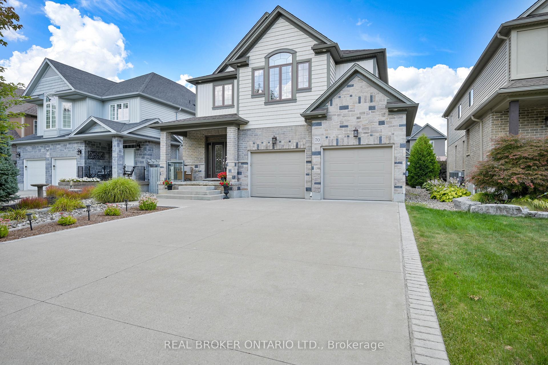 Photo 2 of 70 Pioneer Tower Road, Kitchener — HOMEH