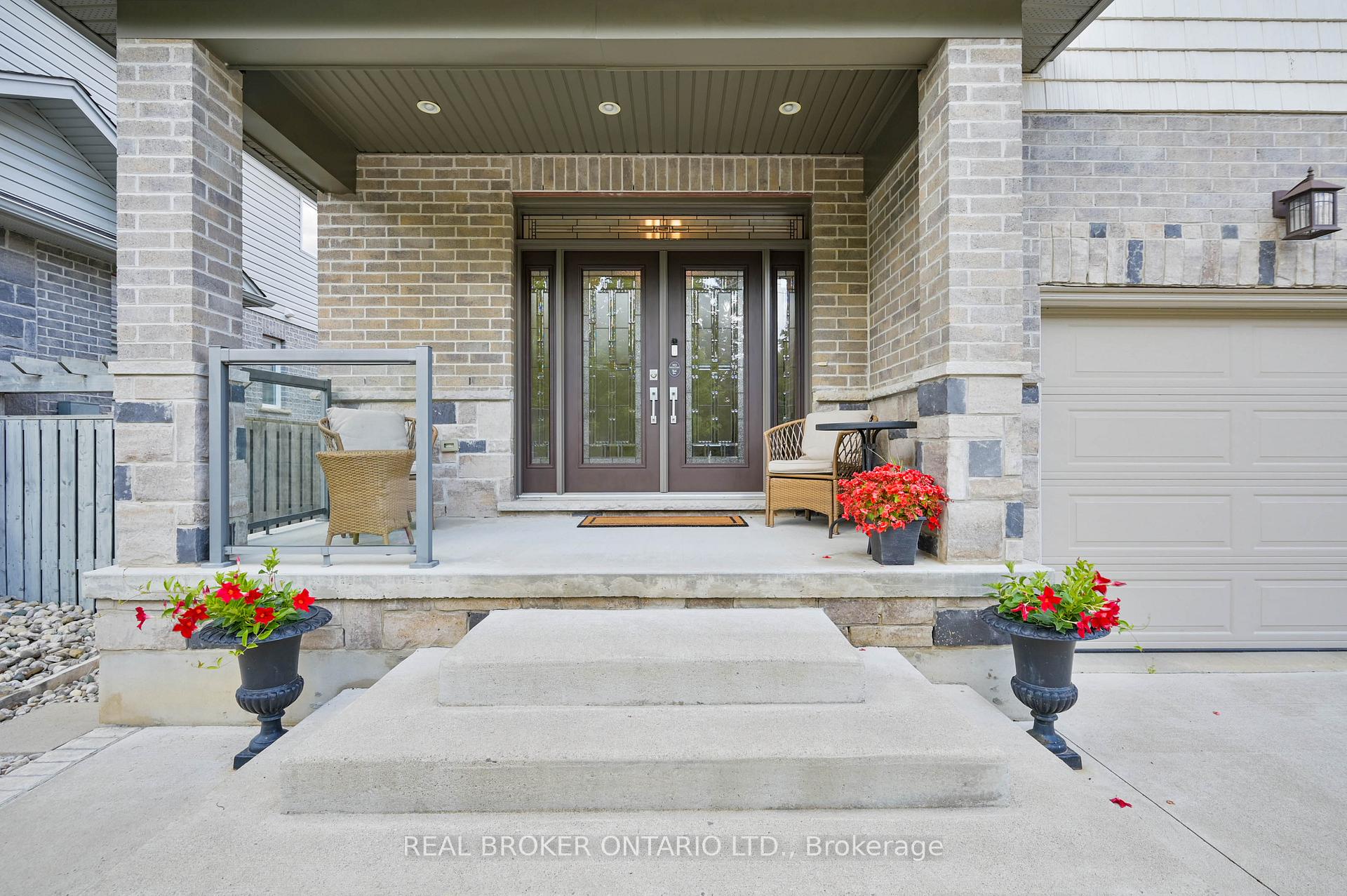 Photo 3 of 70 Pioneer Tower Road, Kitchener — HOMEH