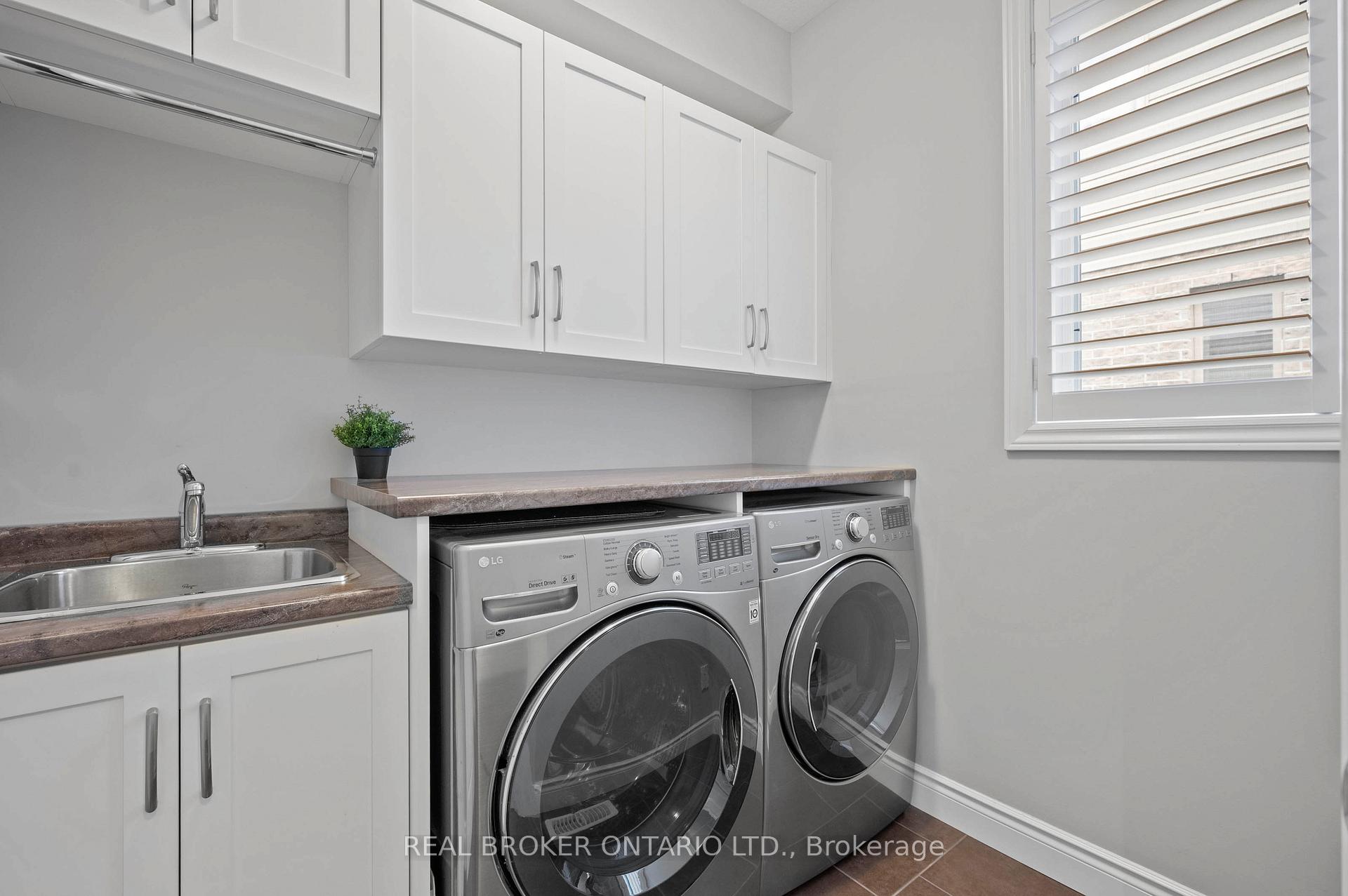 Photo 19 of 70 Pioneer Tower Road, Kitchener — HOMEH
