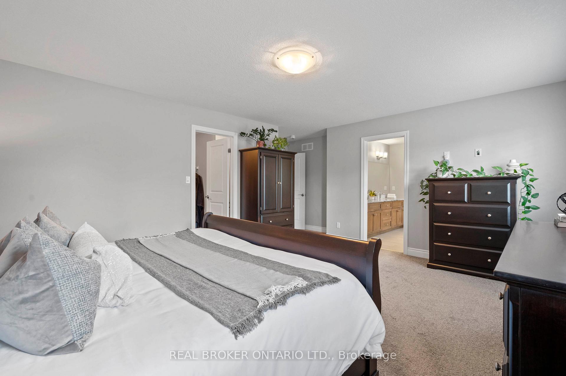 Photo 23 of 70 Pioneer Tower Road, Kitchener — HOMEH