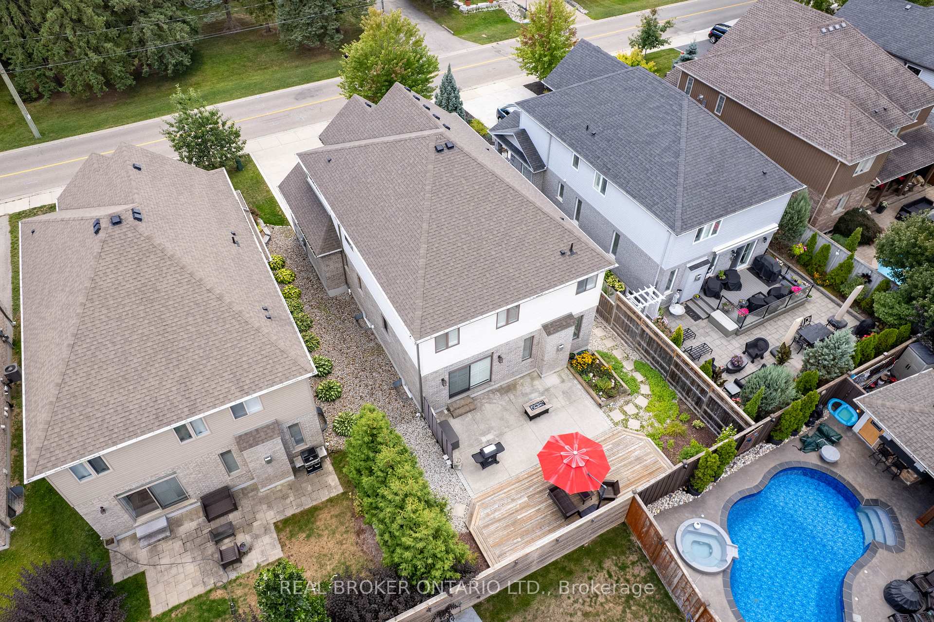 Photo 38 of 70 Pioneer Tower Road, Kitchener — HOMEH