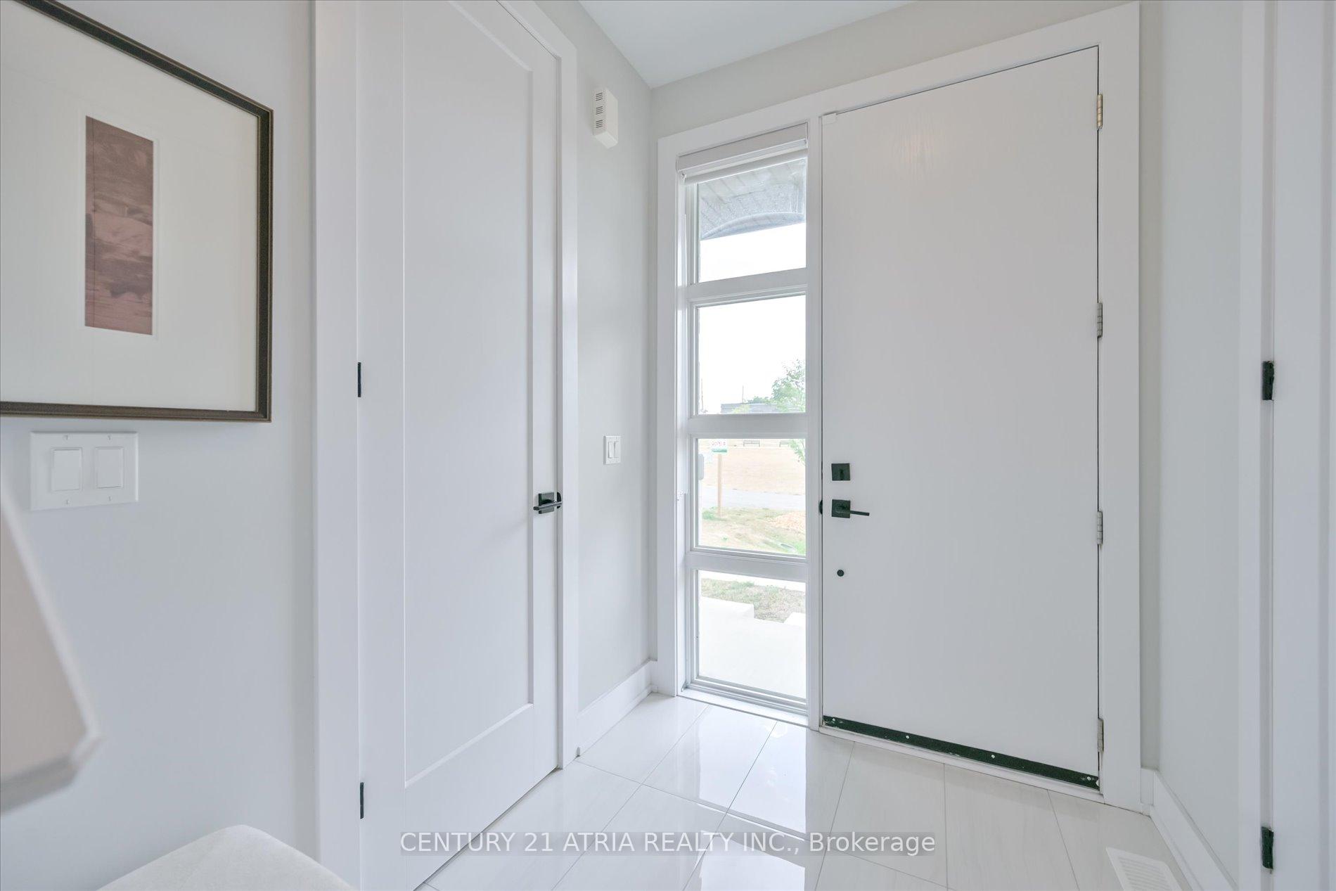 Photo 5 of 17 Kohn Lane, Markham, Angus Glen — HOMEH