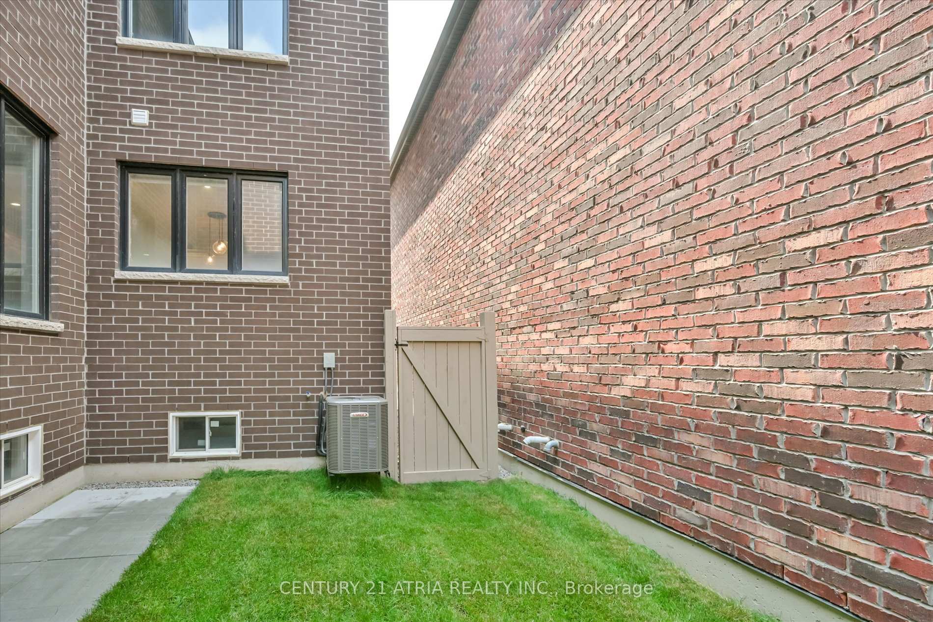 Photo 48 of 17 Kohn Lane, Markham, Angus Glen — HOMEH
