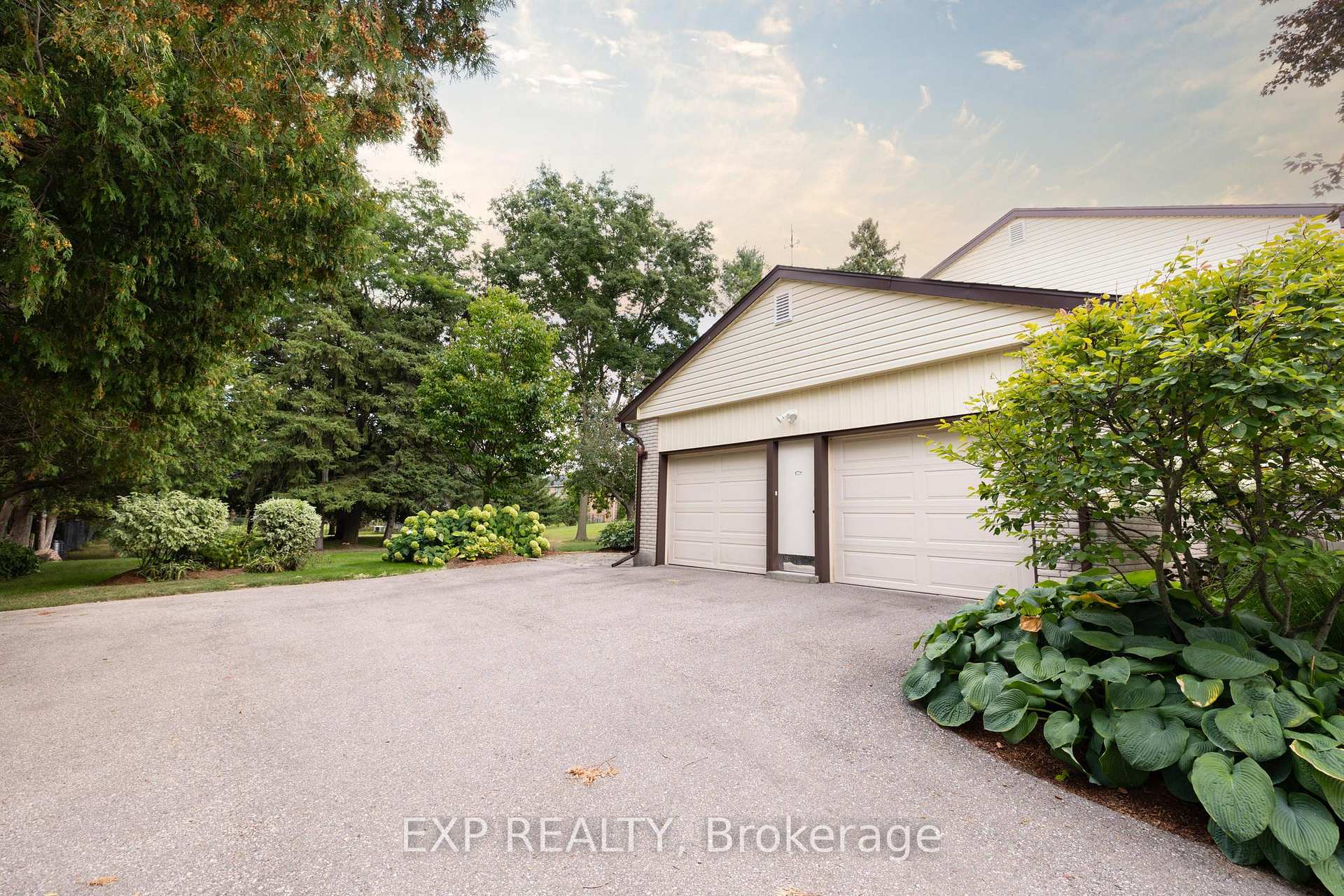 Photo 7 of 36 Marquette Drive, Kitchener — HOMEH