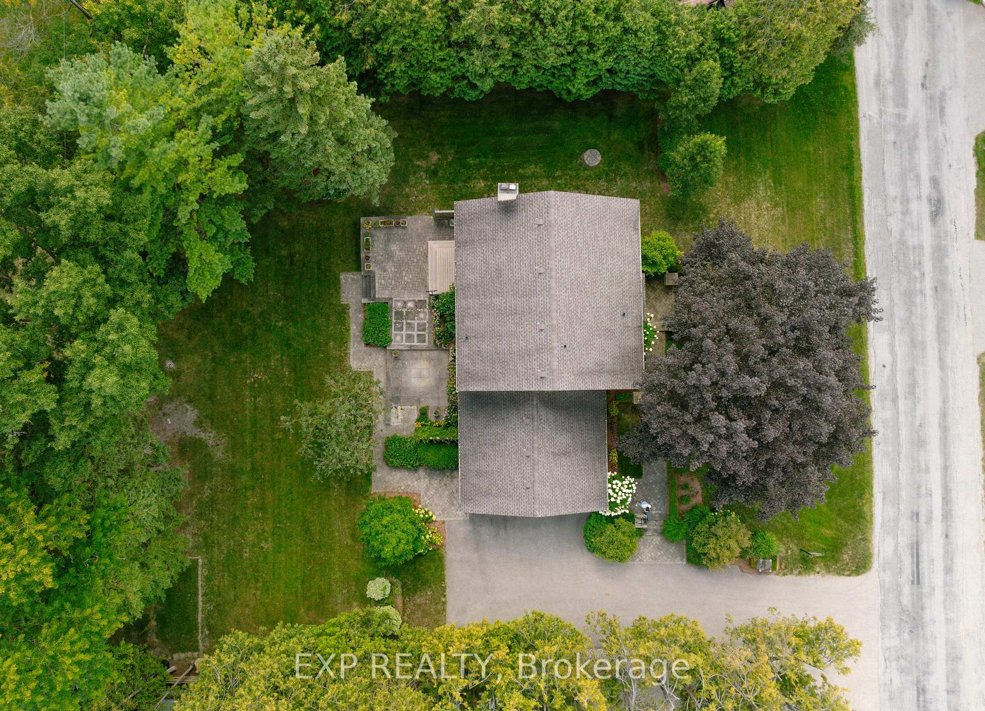 Photo 10 of 36 Marquette Drive, Kitchener — HOMEH