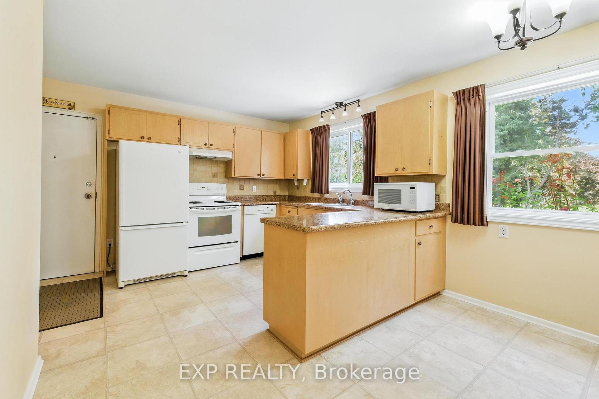 Photo 16 of 36 Marquette Drive, Kitchener — HOMEH