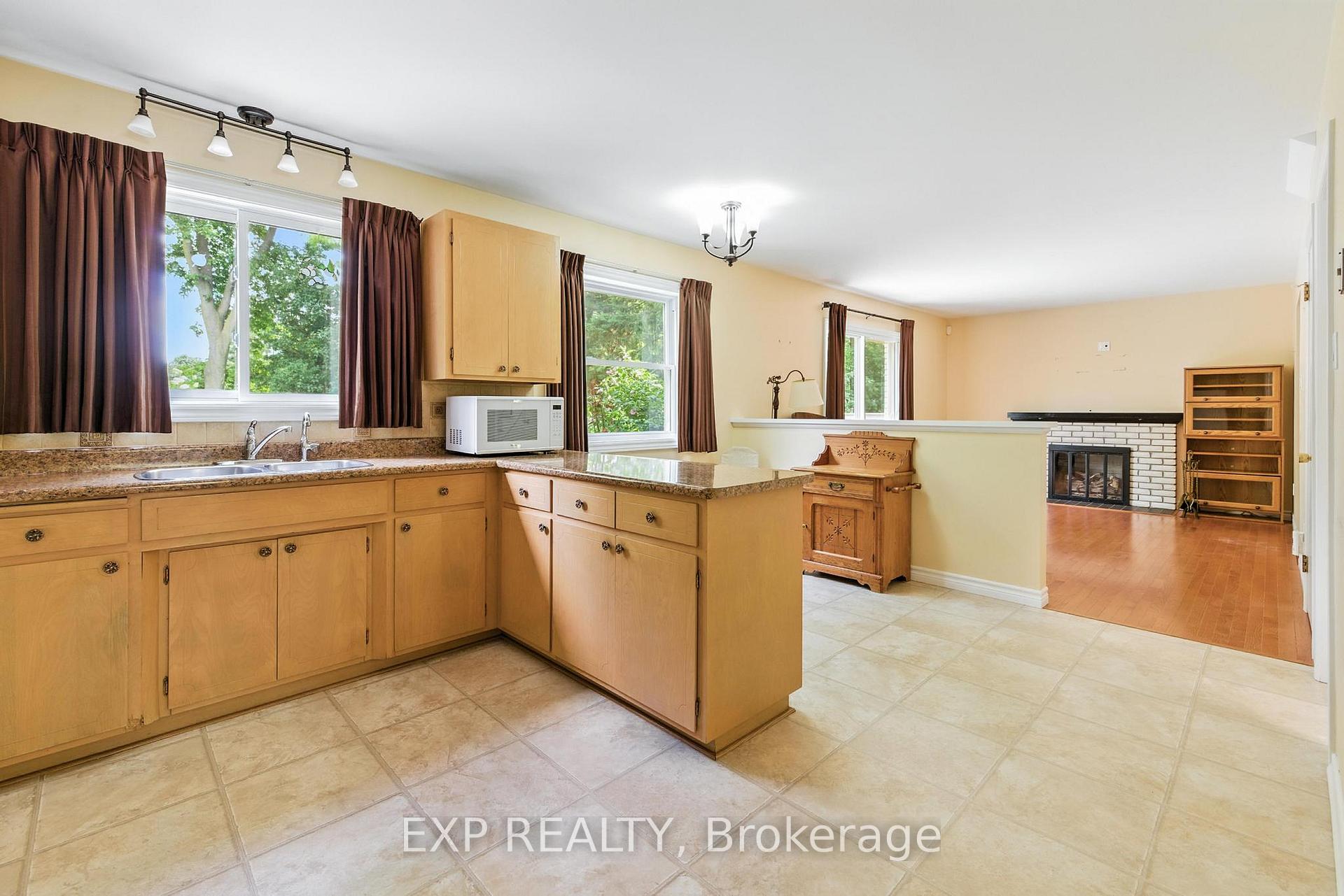 Photo 19 of 36 Marquette Drive, Kitchener — HOMEH