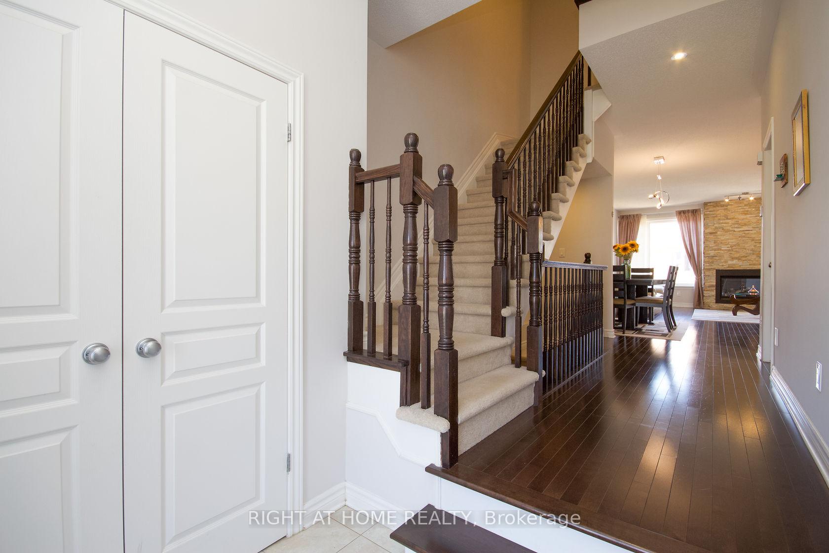 Photo 3 of 908 Fletcher Circle, Ottawa, Kanata - Kanata Lakes/Heritage Hills — HOMEH