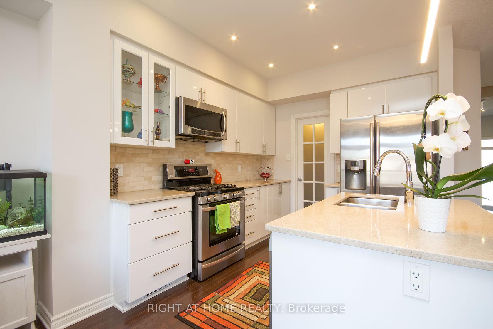 Photo 15 of 908 Fletcher Circle, Ottawa, Kanata - Kanata Lakes/Heritage Hills — HOMEH