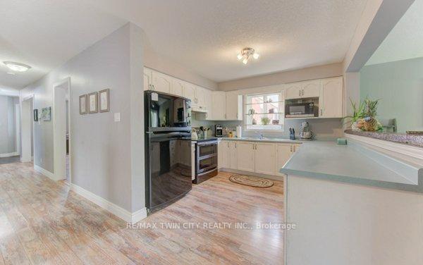 Photo 13 of 320 Bankside Drive, Kitchener — HOMEH