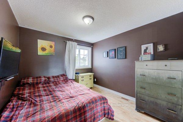 Photo 31 of 320 Bankside Drive, Kitchener — HOMEH